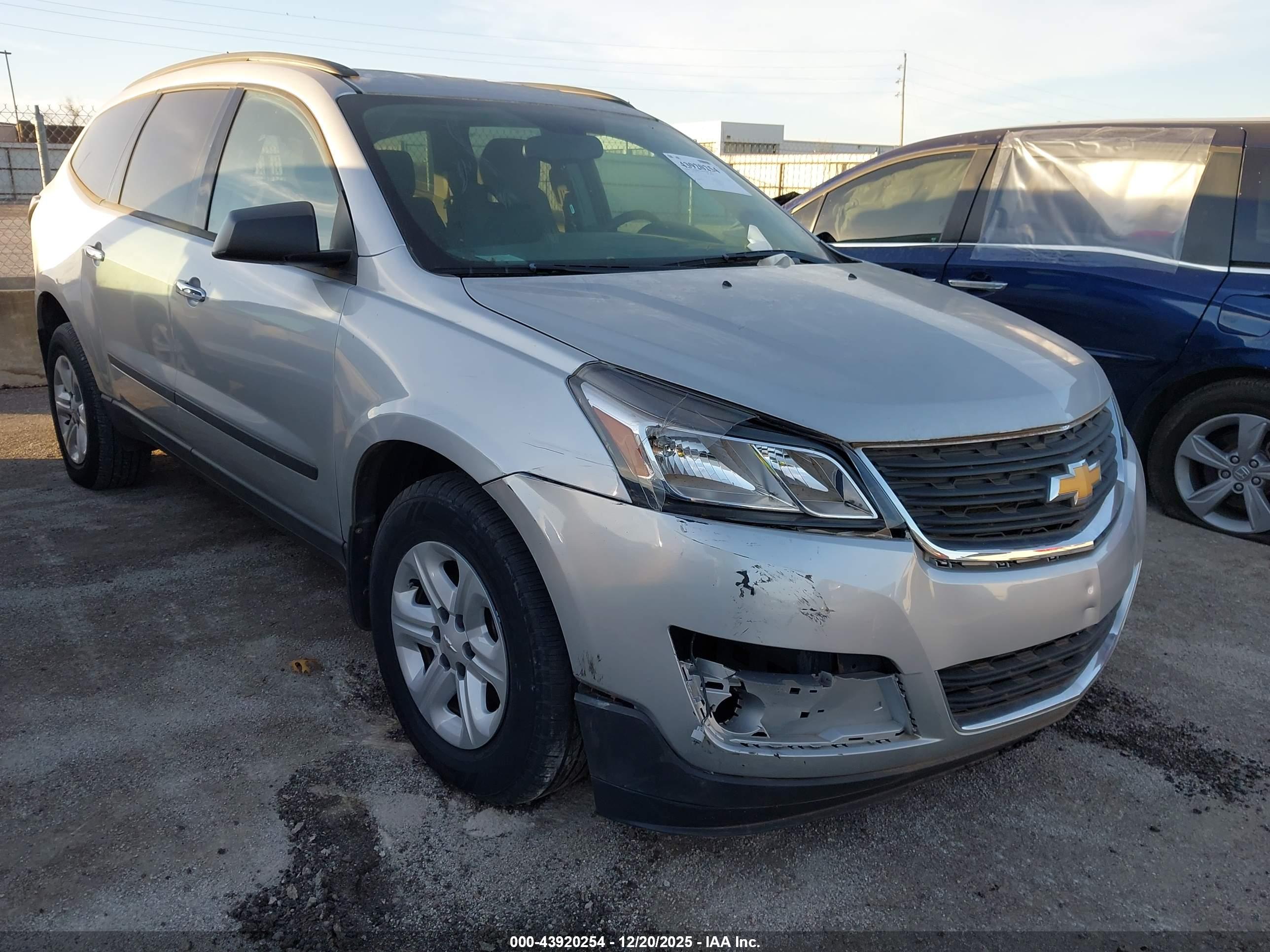 CHEVROLET TRAVERSE image 6