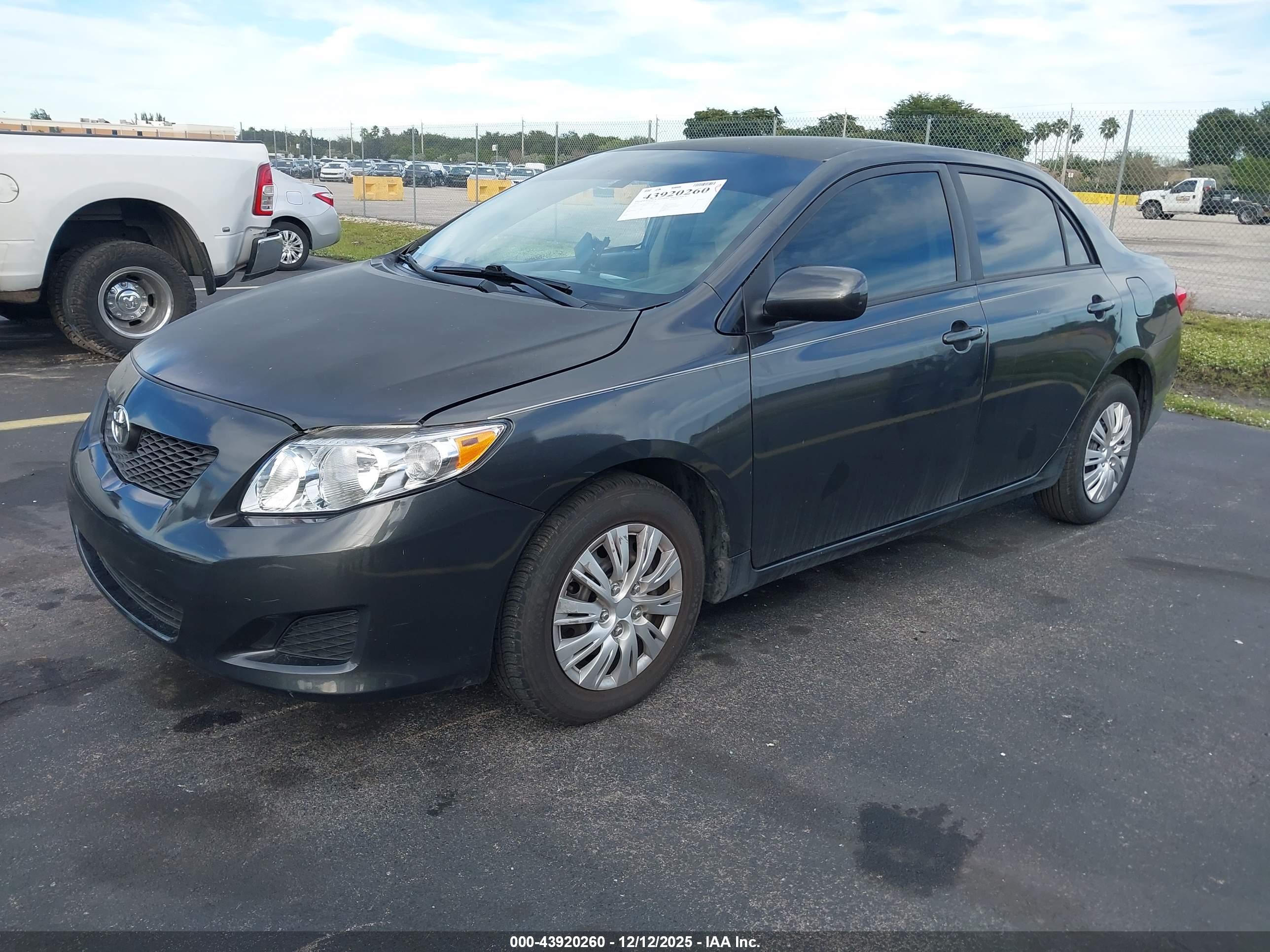 TOYOTA COROLLA image 2