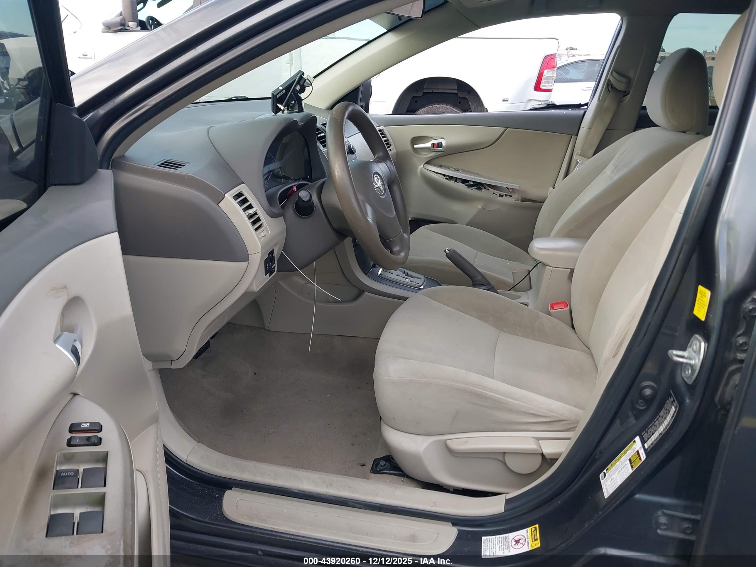 TOYOTA COROLLA image 5