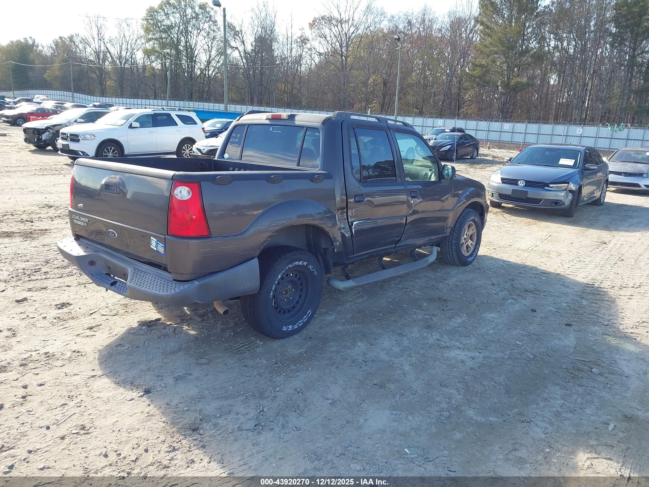 FORD EXPLORER image 4