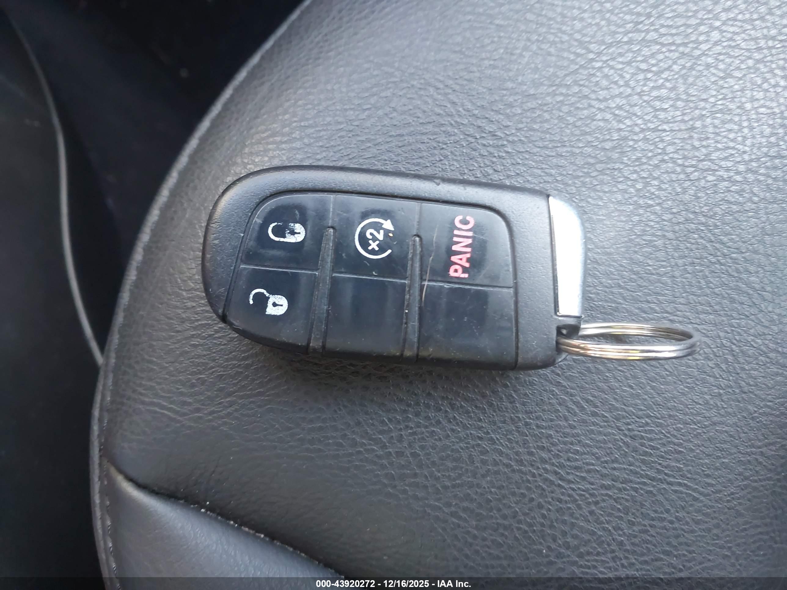 JEEP RENEGADE image 11