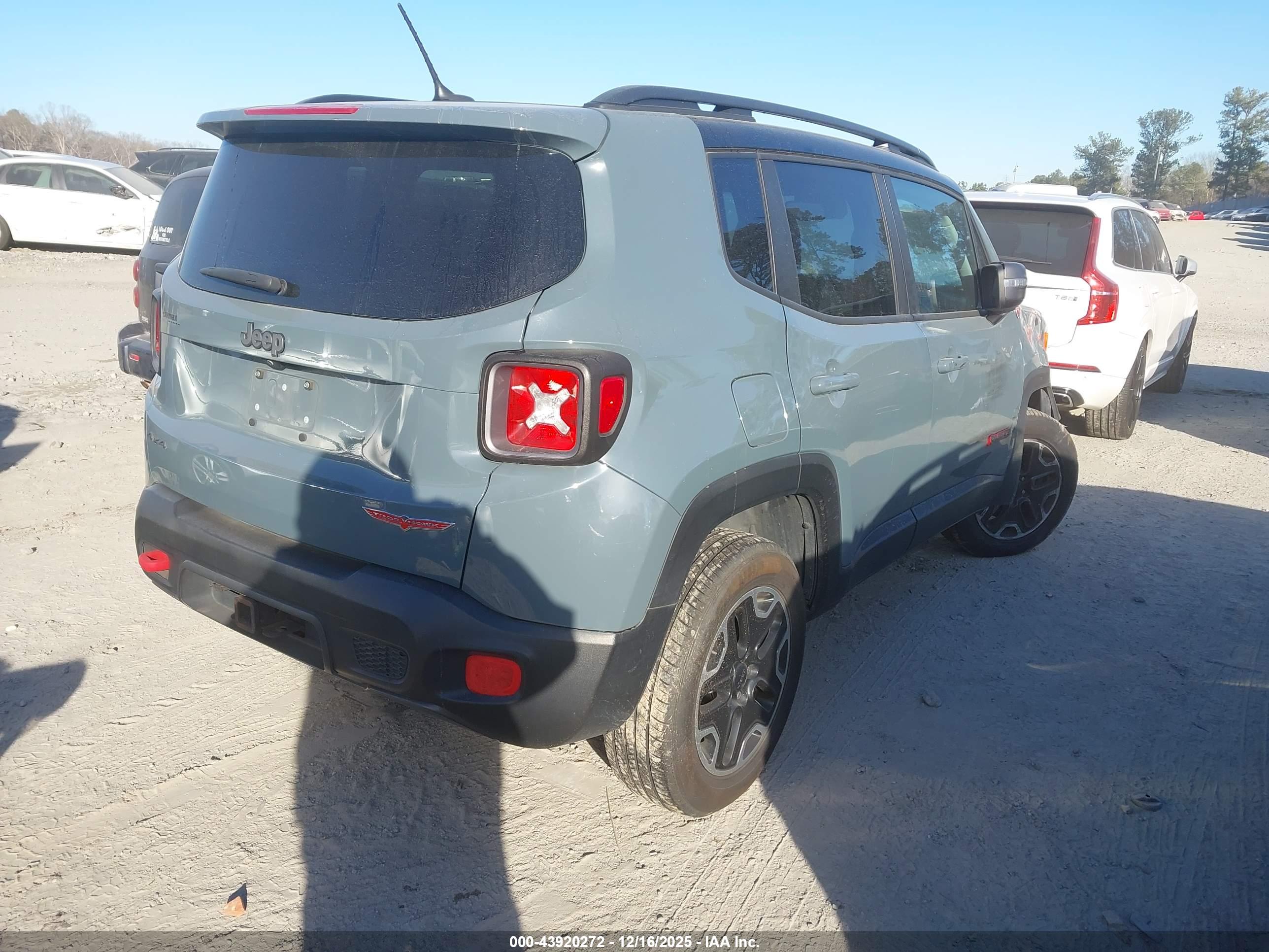 JEEP RENEGADE image 4