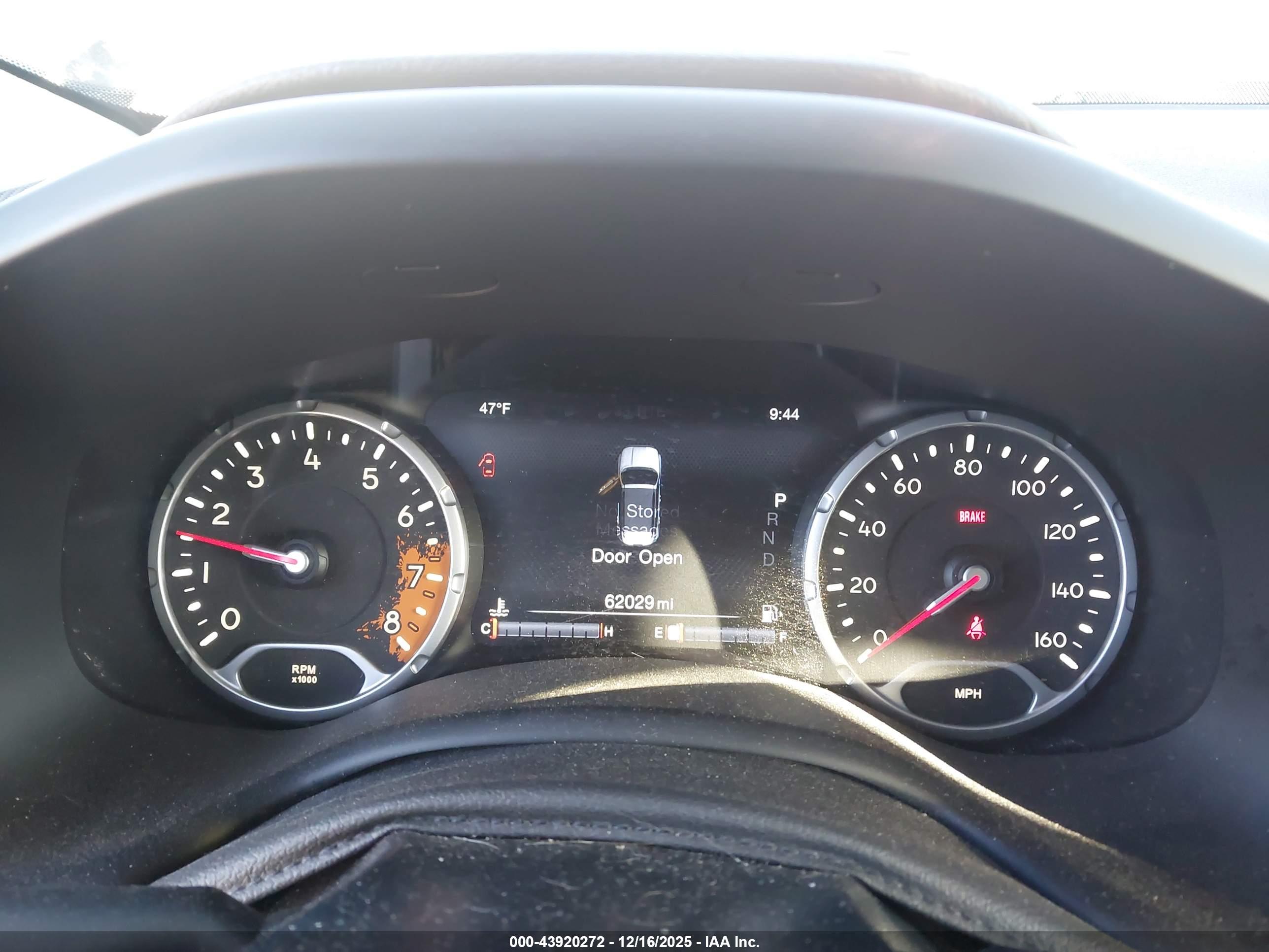 JEEP RENEGADE image 7