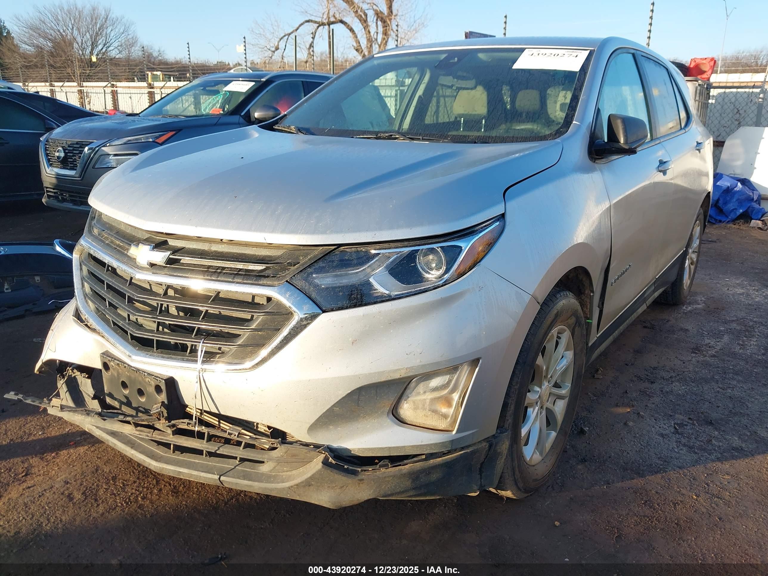 CHEVROLET EQUINOX image 2