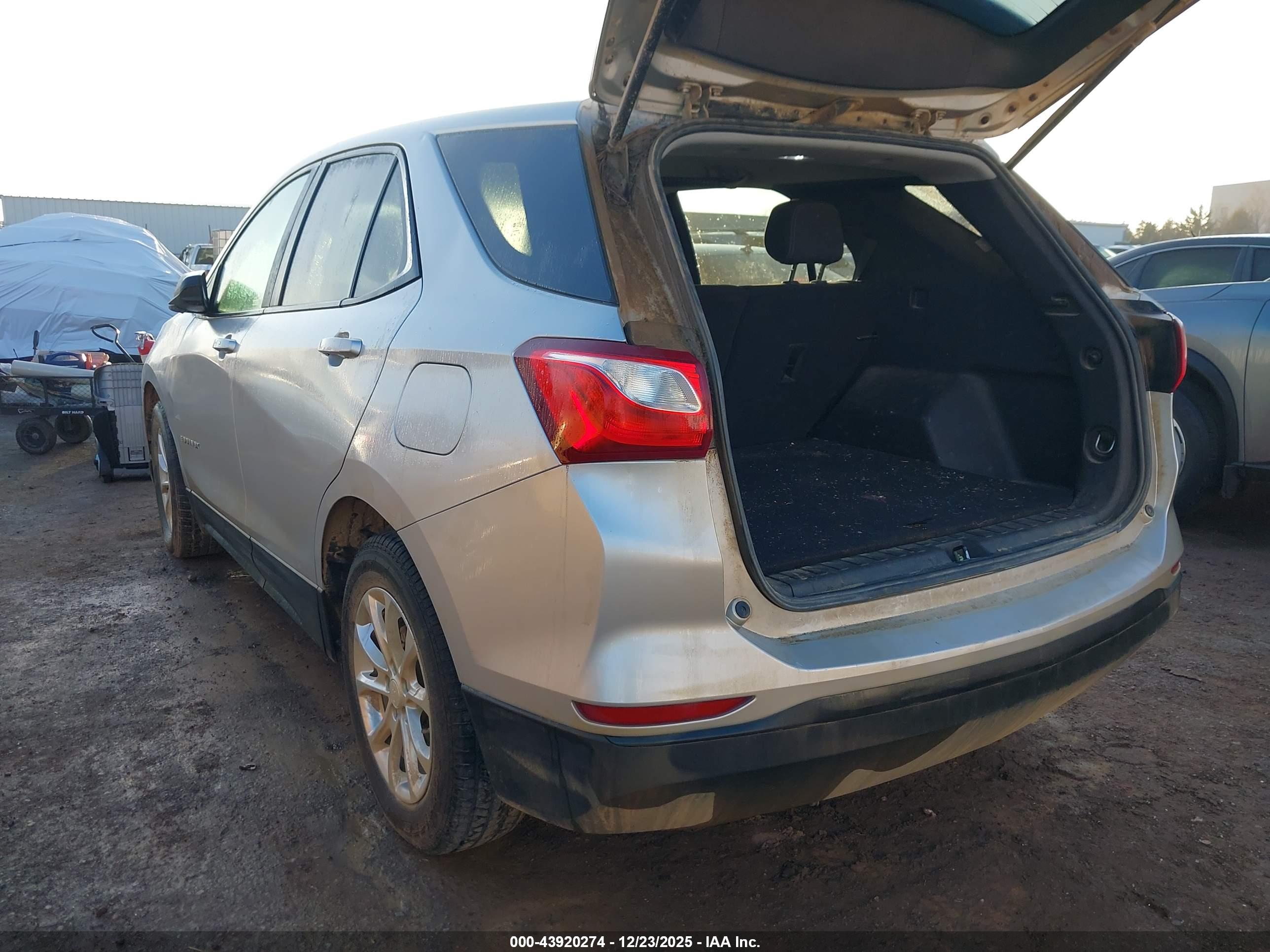 CHEVROLET EQUINOX image 3