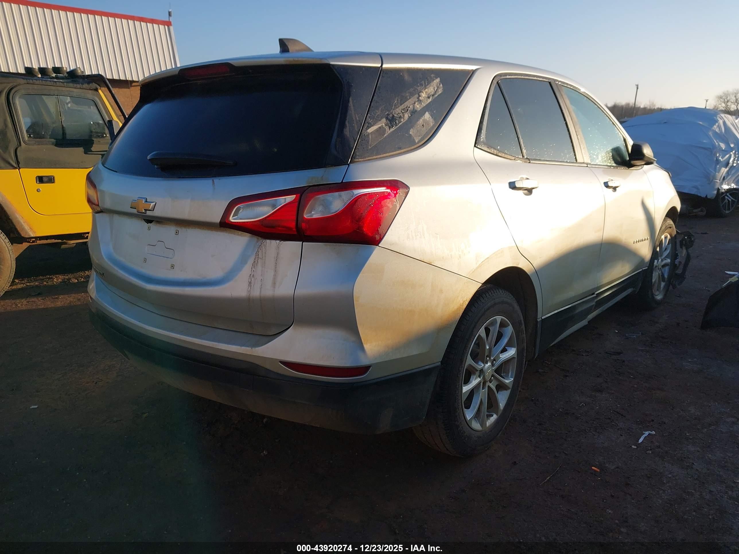 CHEVROLET EQUINOX image 4