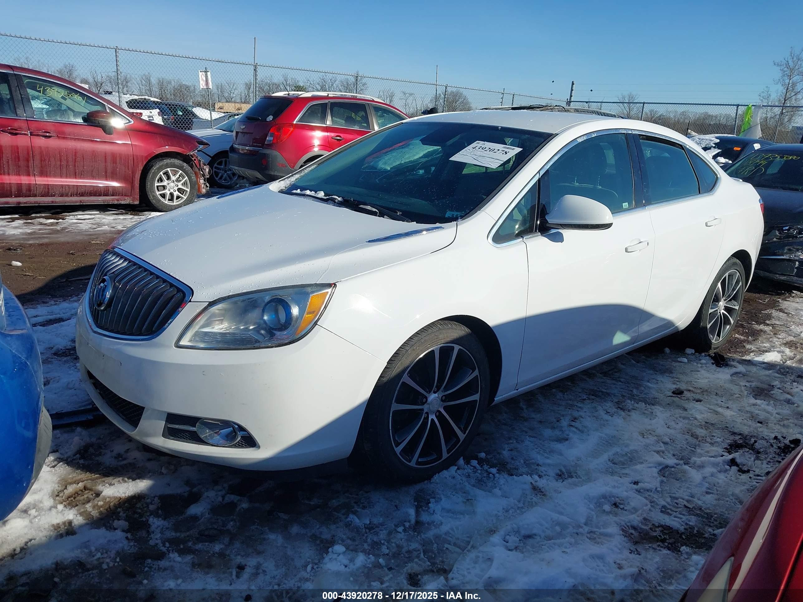 BUICK VERANO image 2