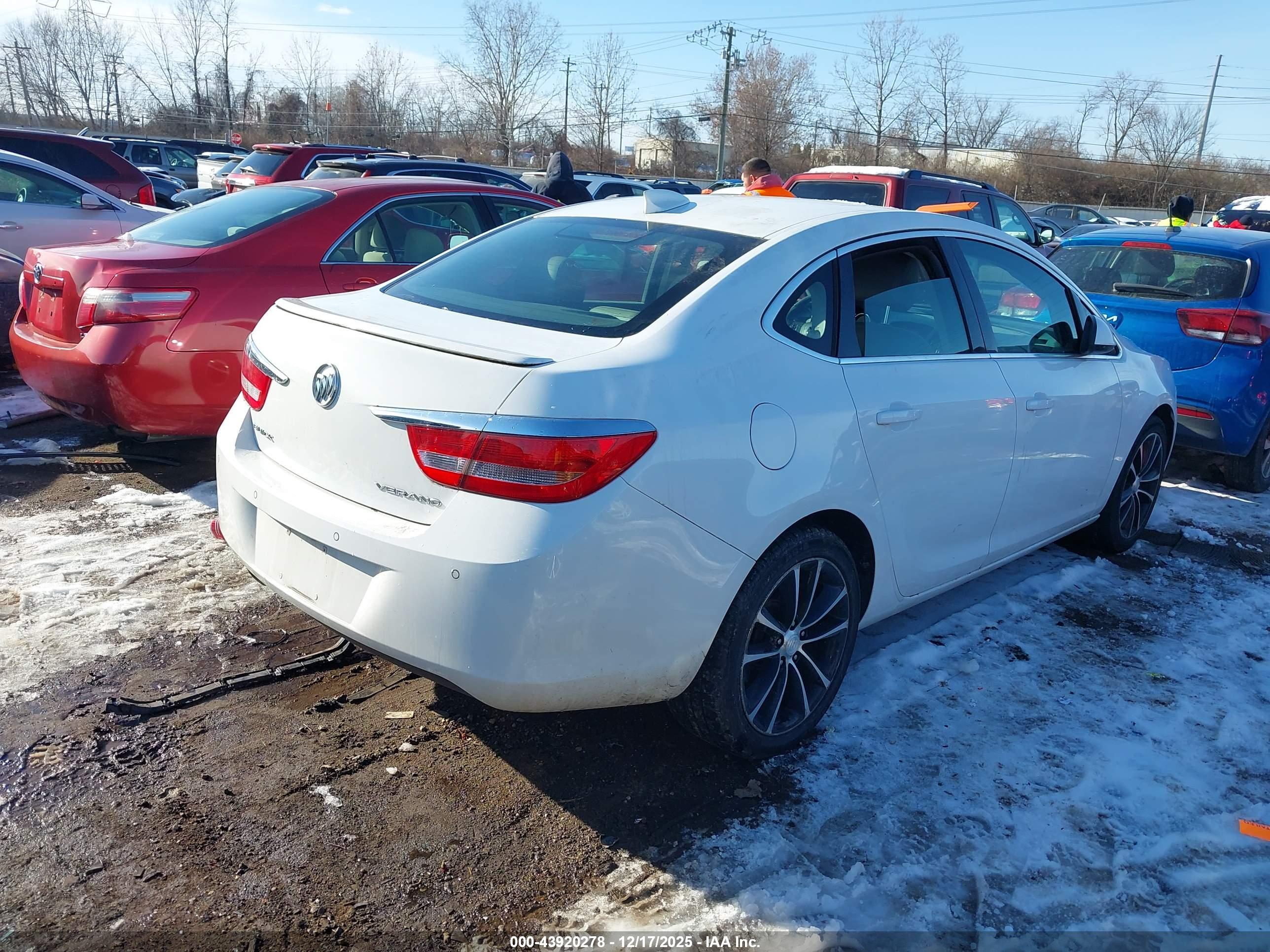 BUICK VERANO image 4
