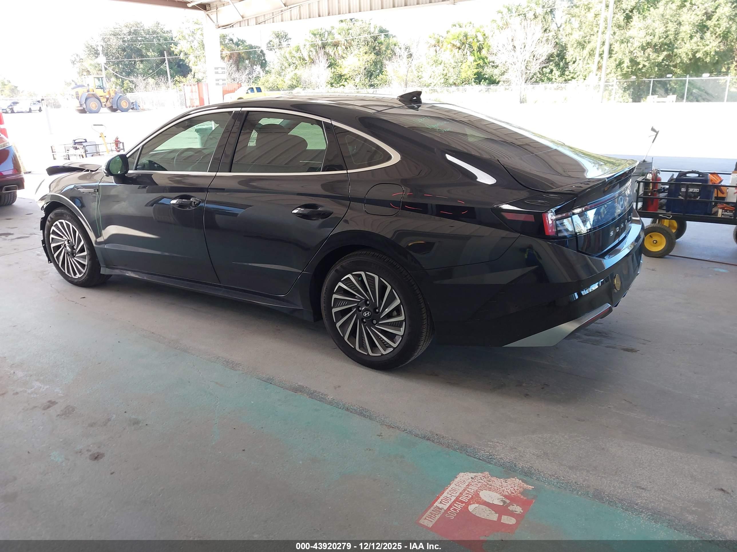 HYUNDAI SONATA image 3