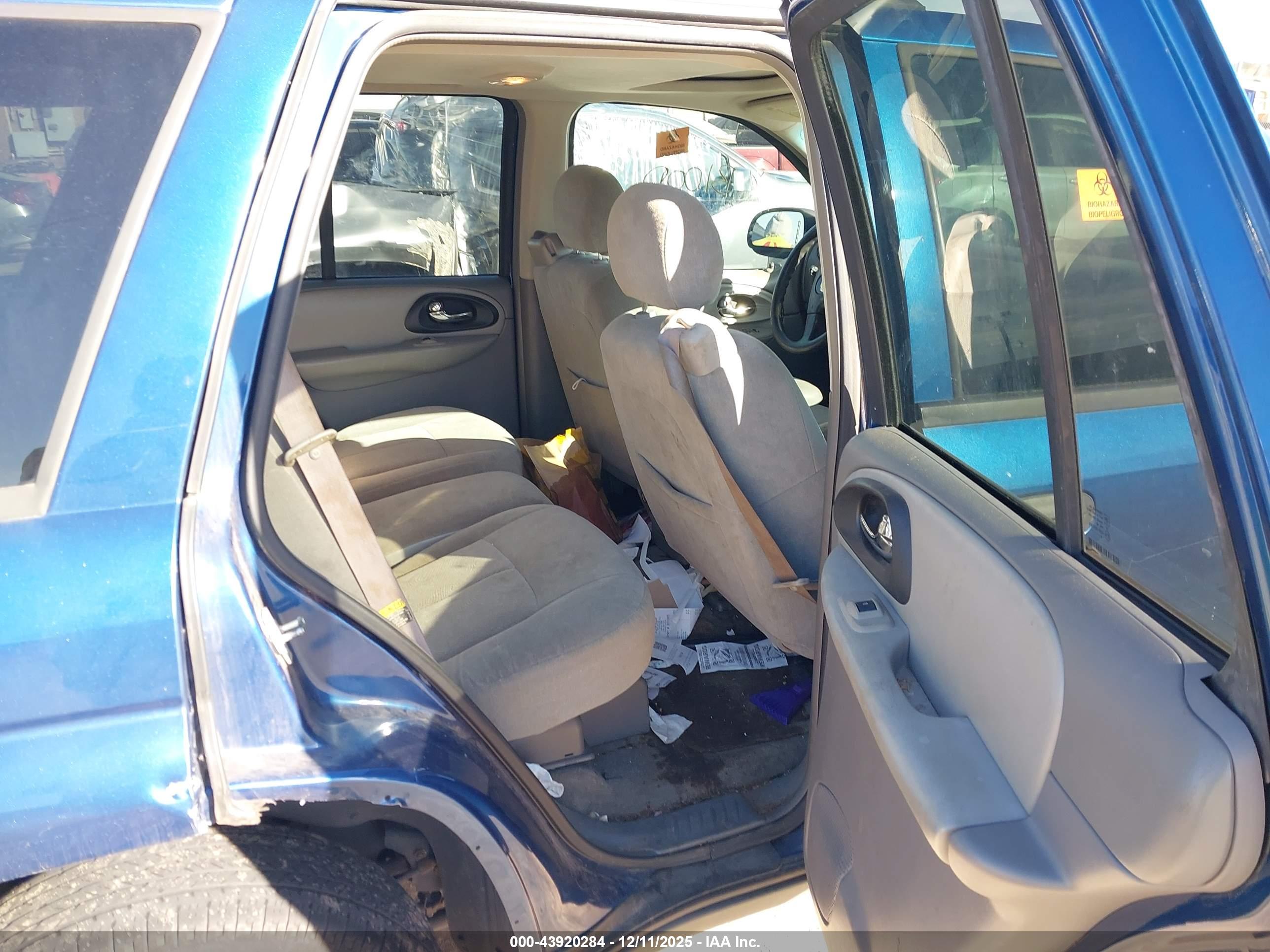 CHEVROLET TRAILBLAZER image 8