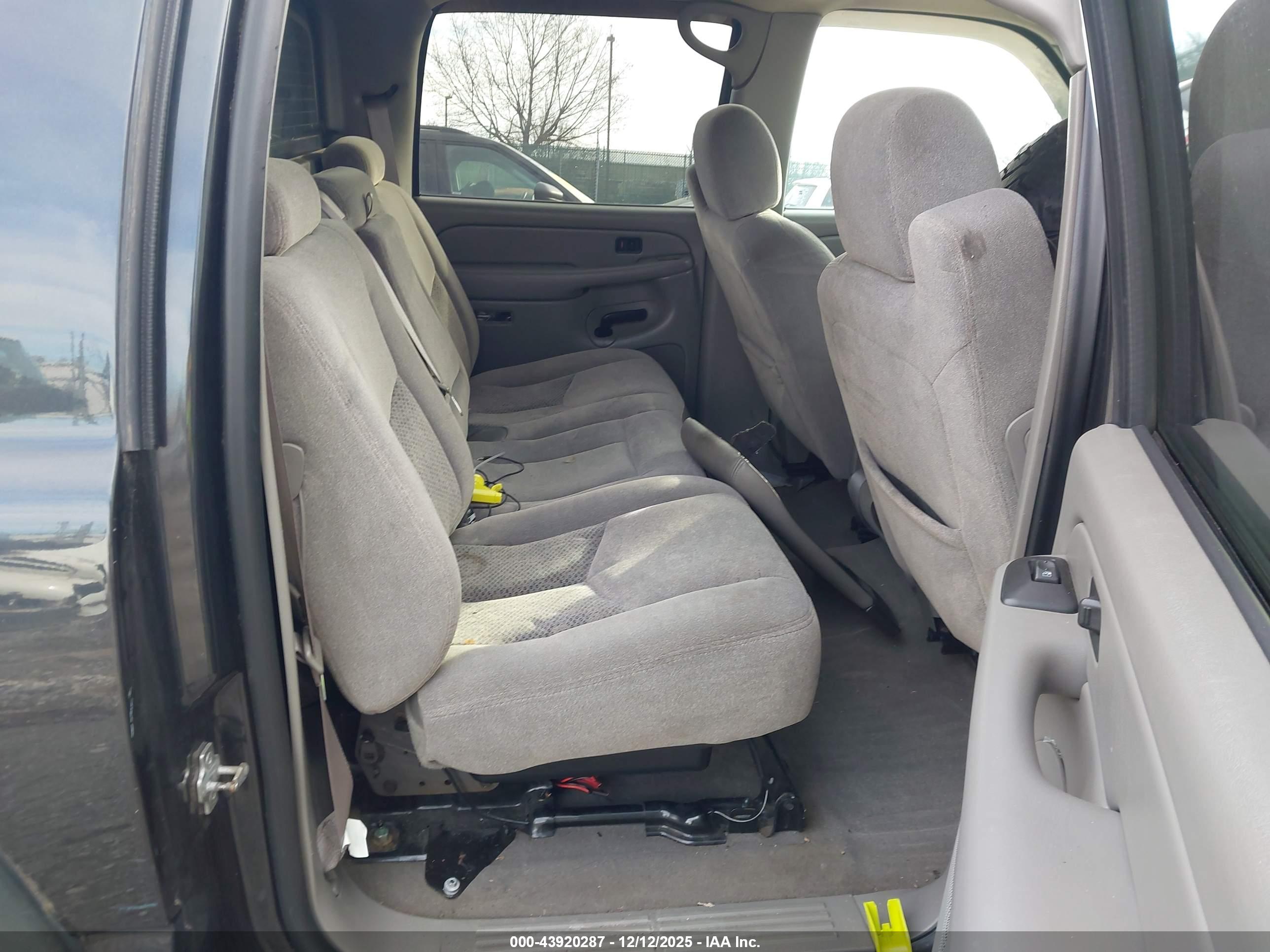 CHEVROLET AVALANCHE image 8