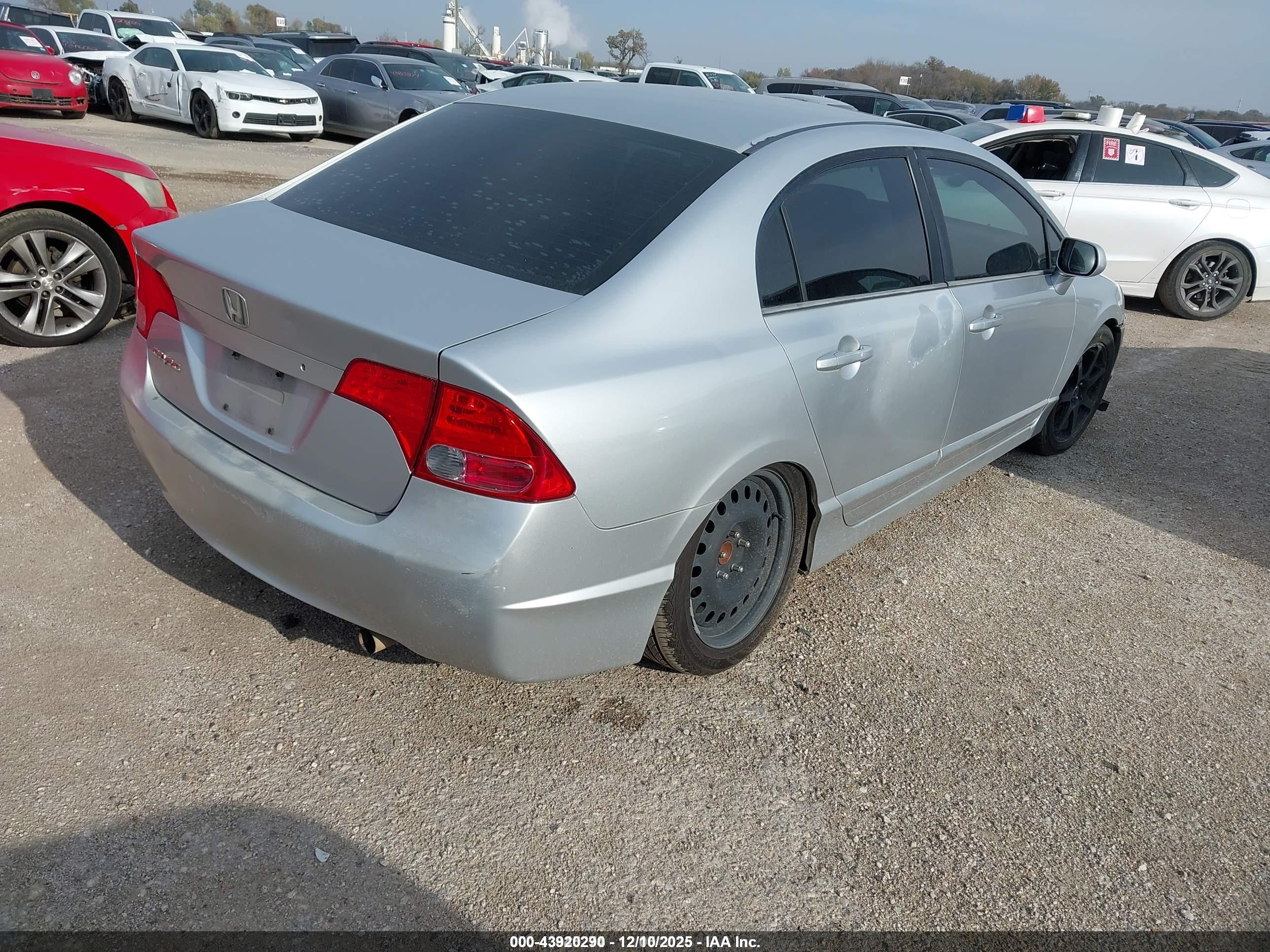 HONDA CIVIC image 4