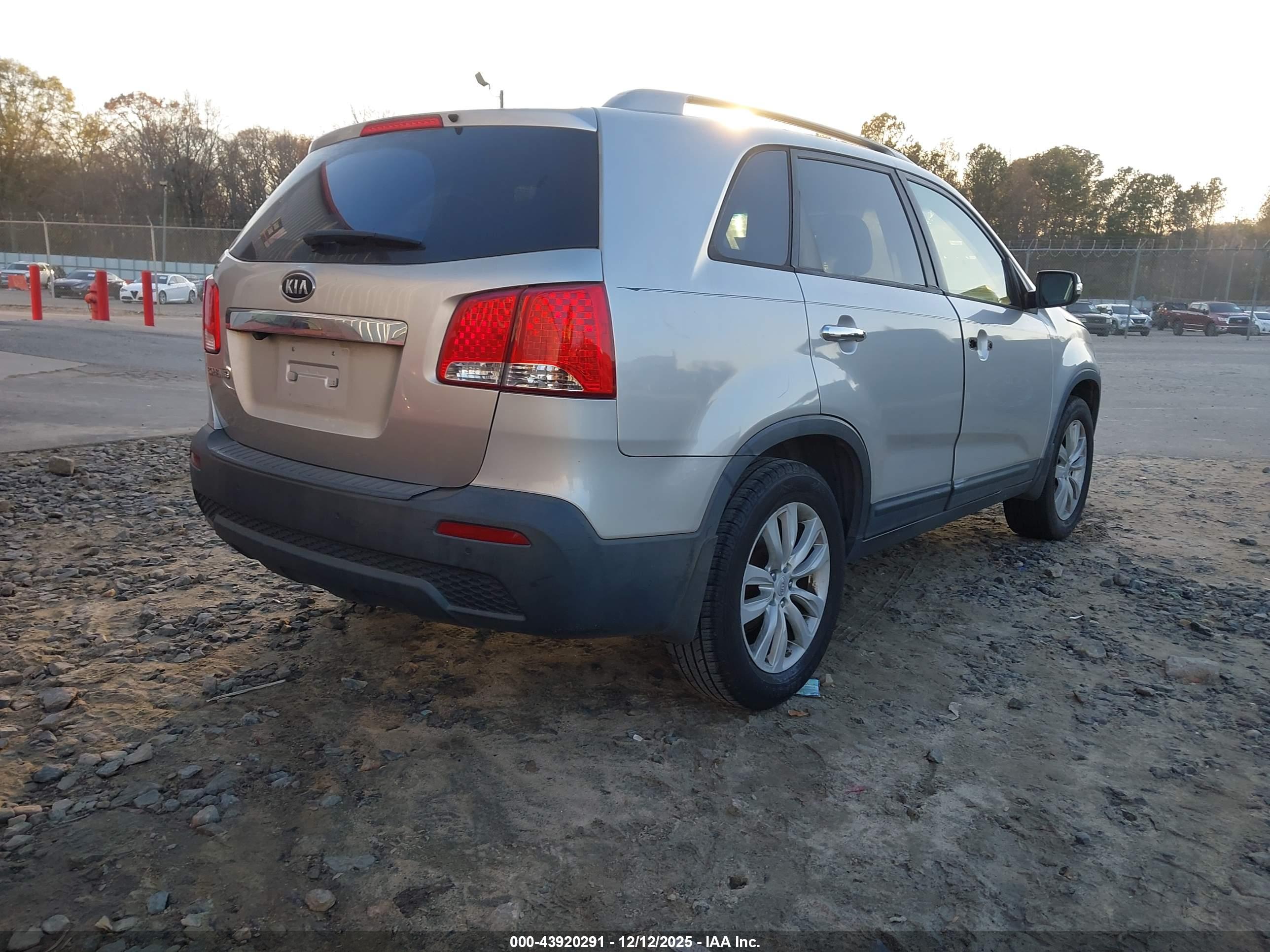 KIA SORENTO image 4