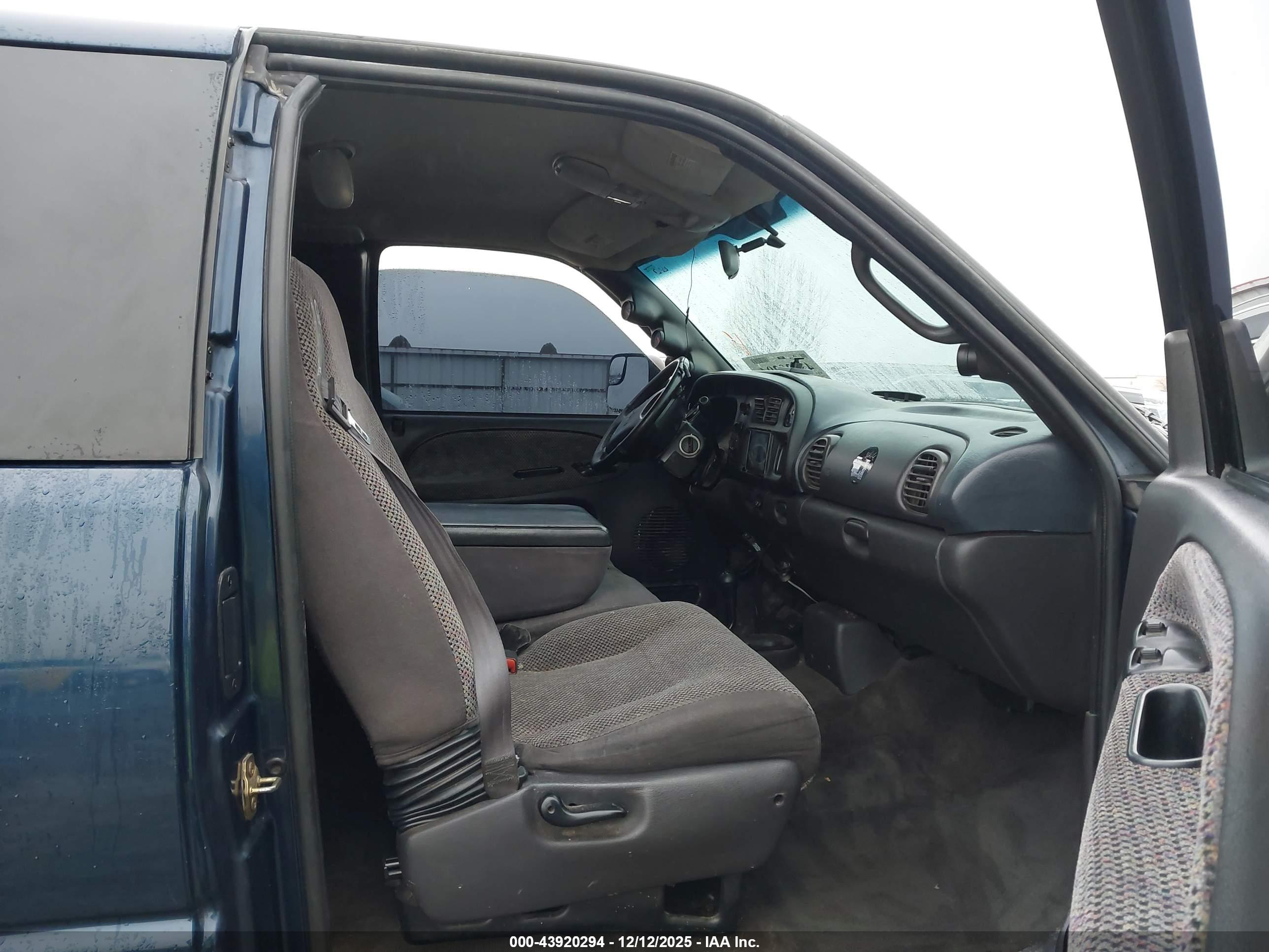 DODGE RAM image 5