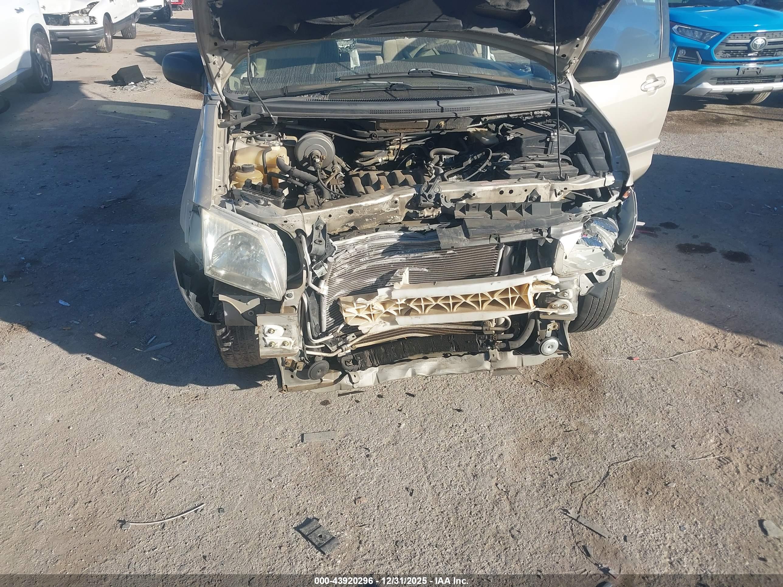 MAZDA MPV image 6