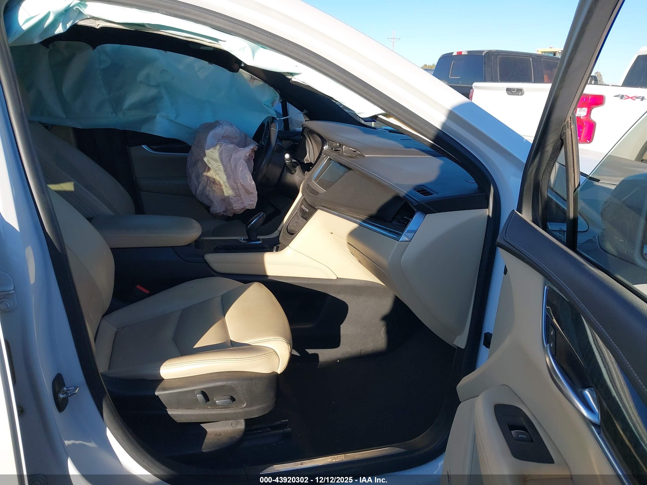 CADILLAC XT5 image 5