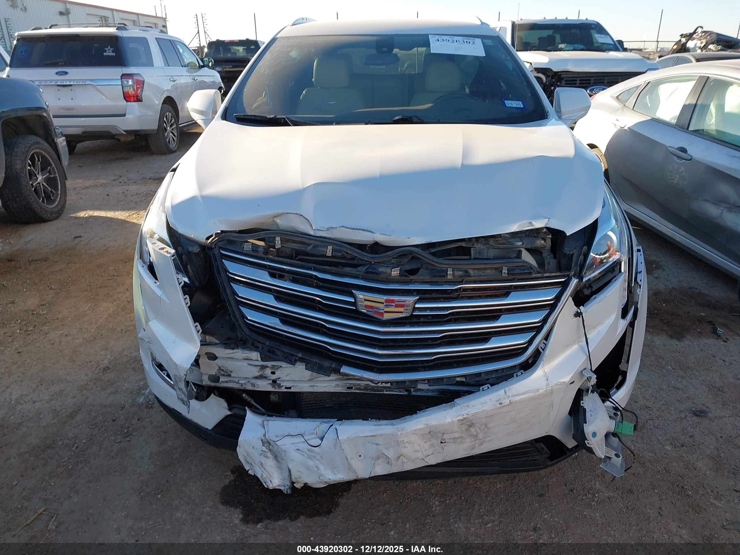 CADILLAC XT5 image 6