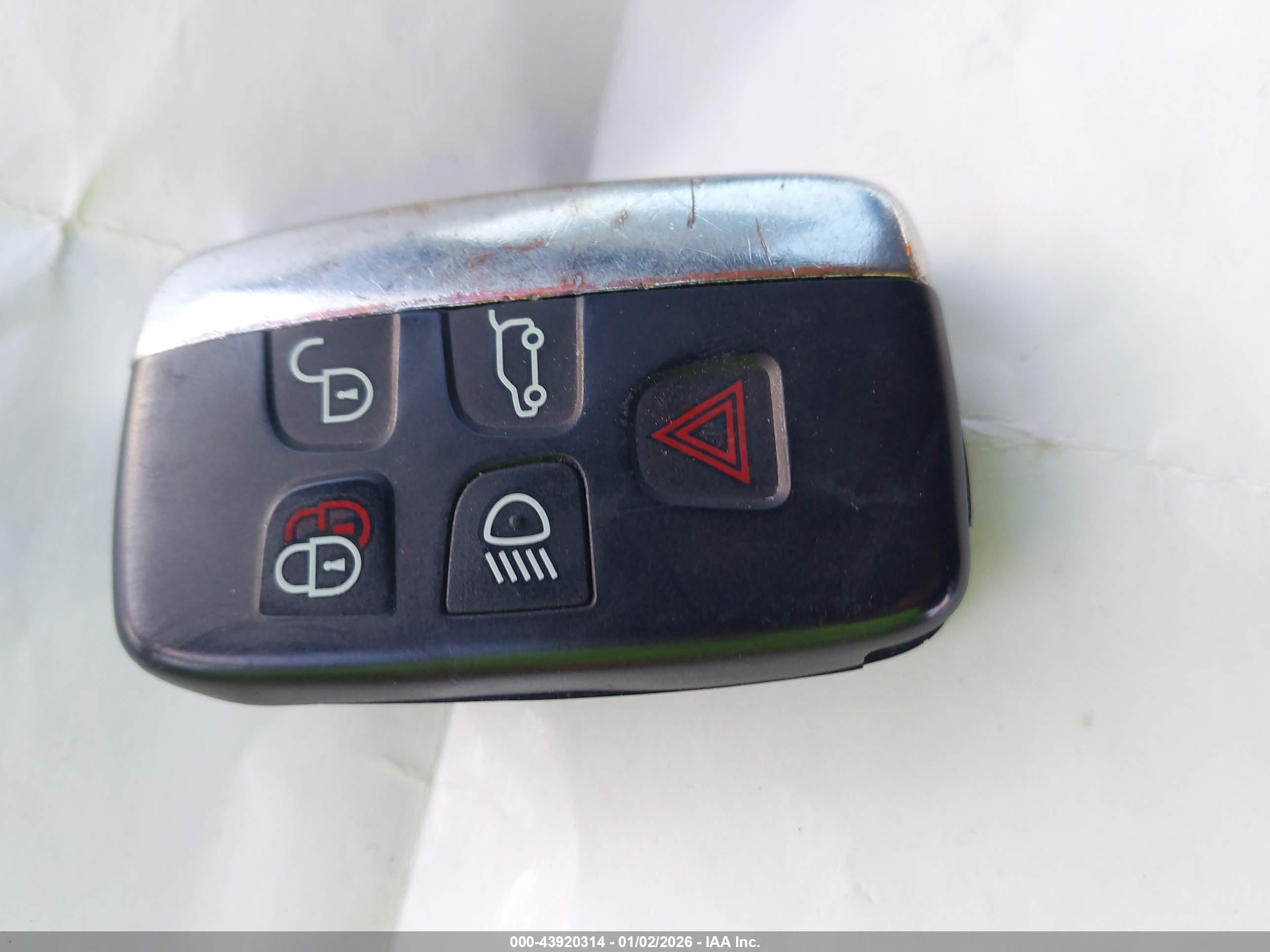 LAND ROVER image 11