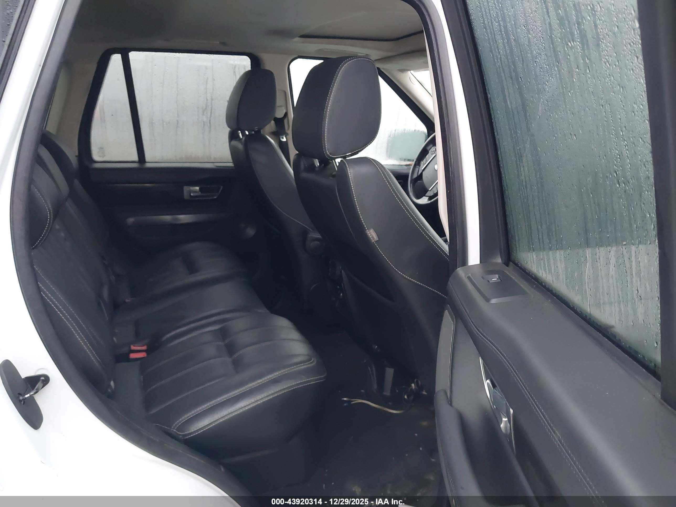 LAND ROVER image 8