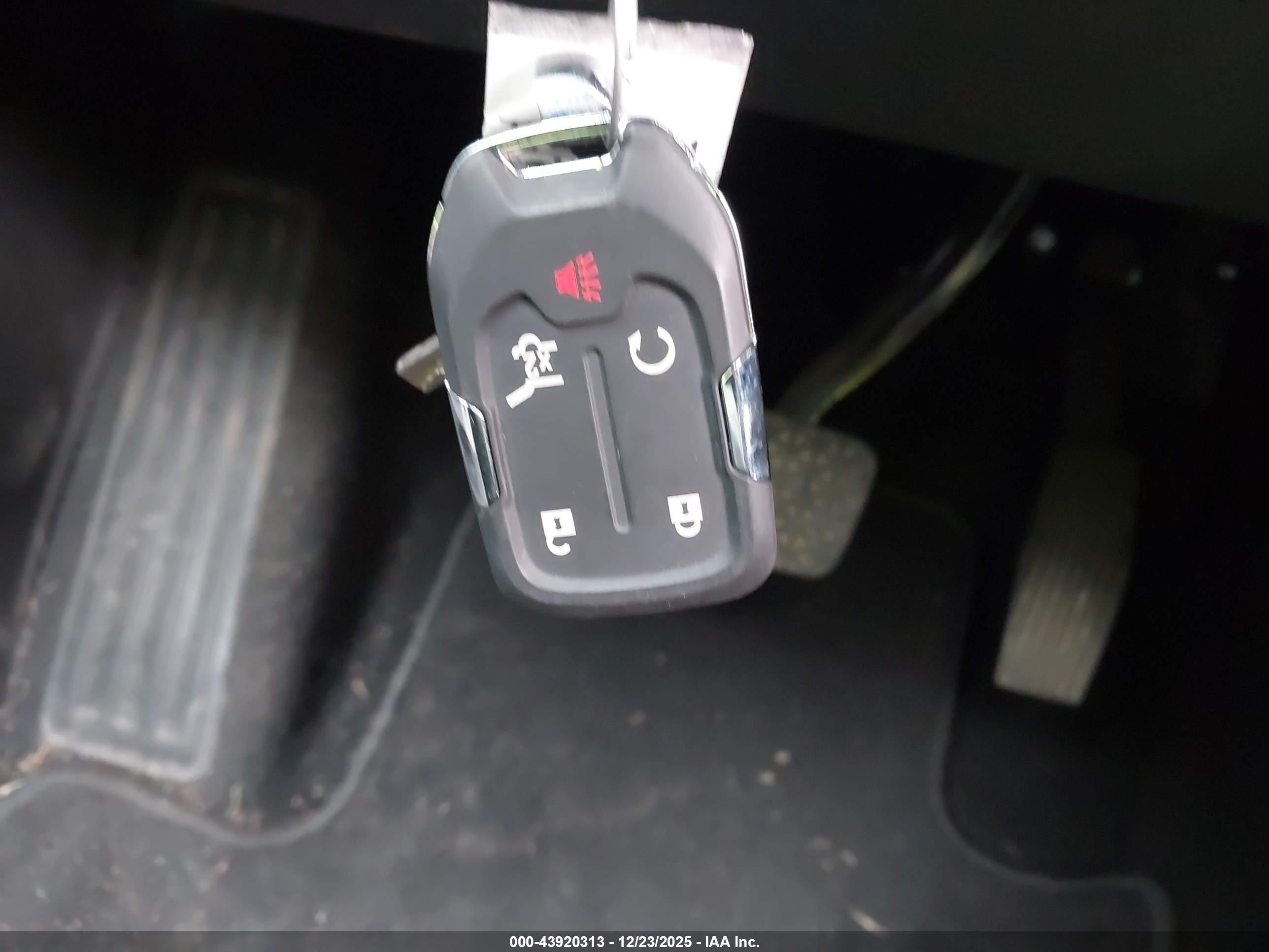 GMC TERRAIN image 11