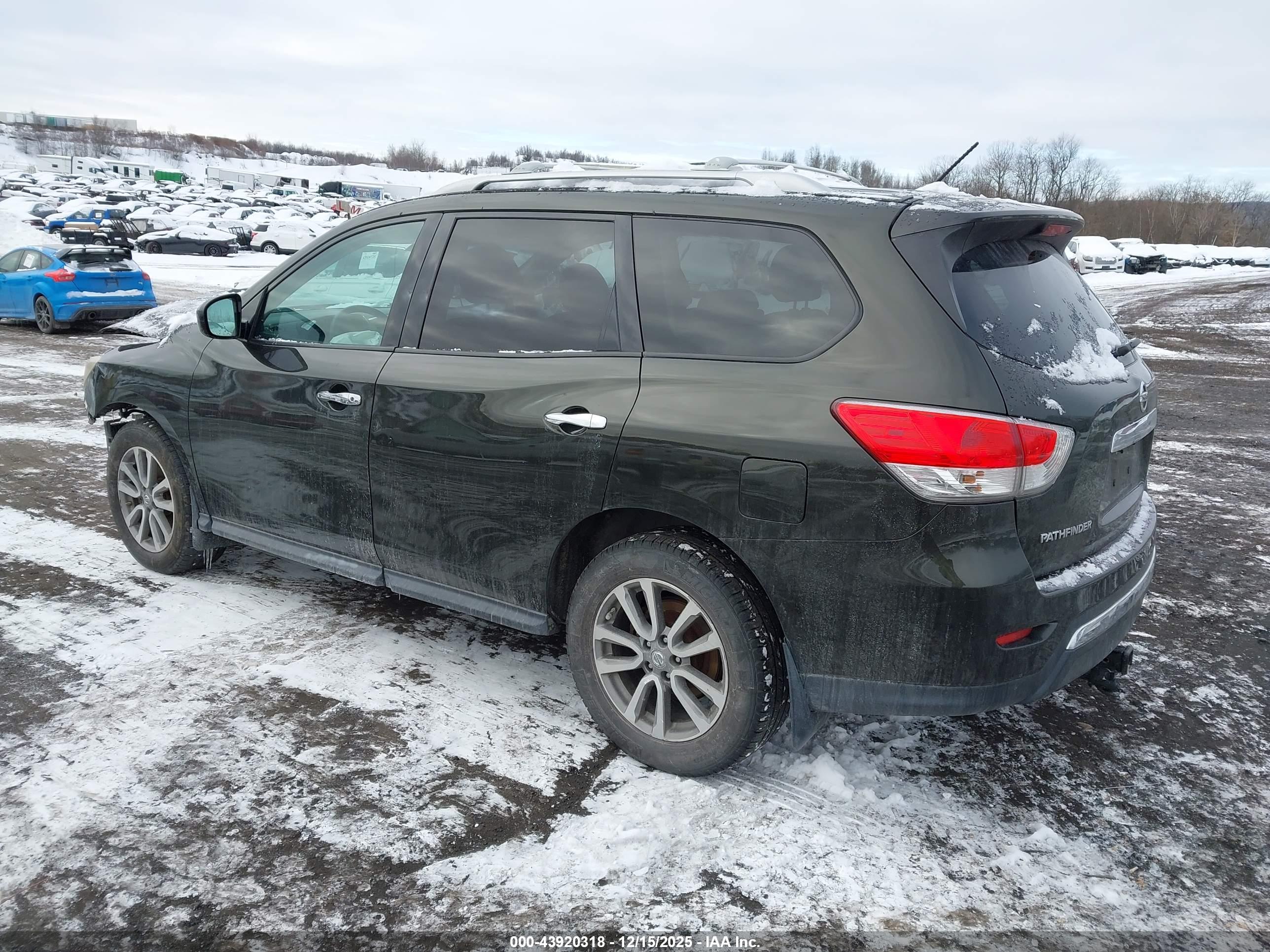 NISSAN PATHFINDER image 3