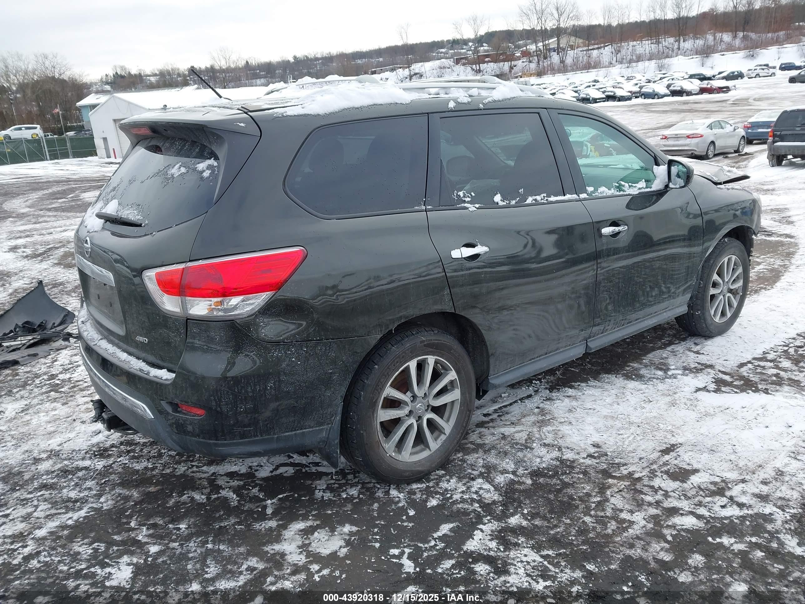 NISSAN PATHFINDER image 4