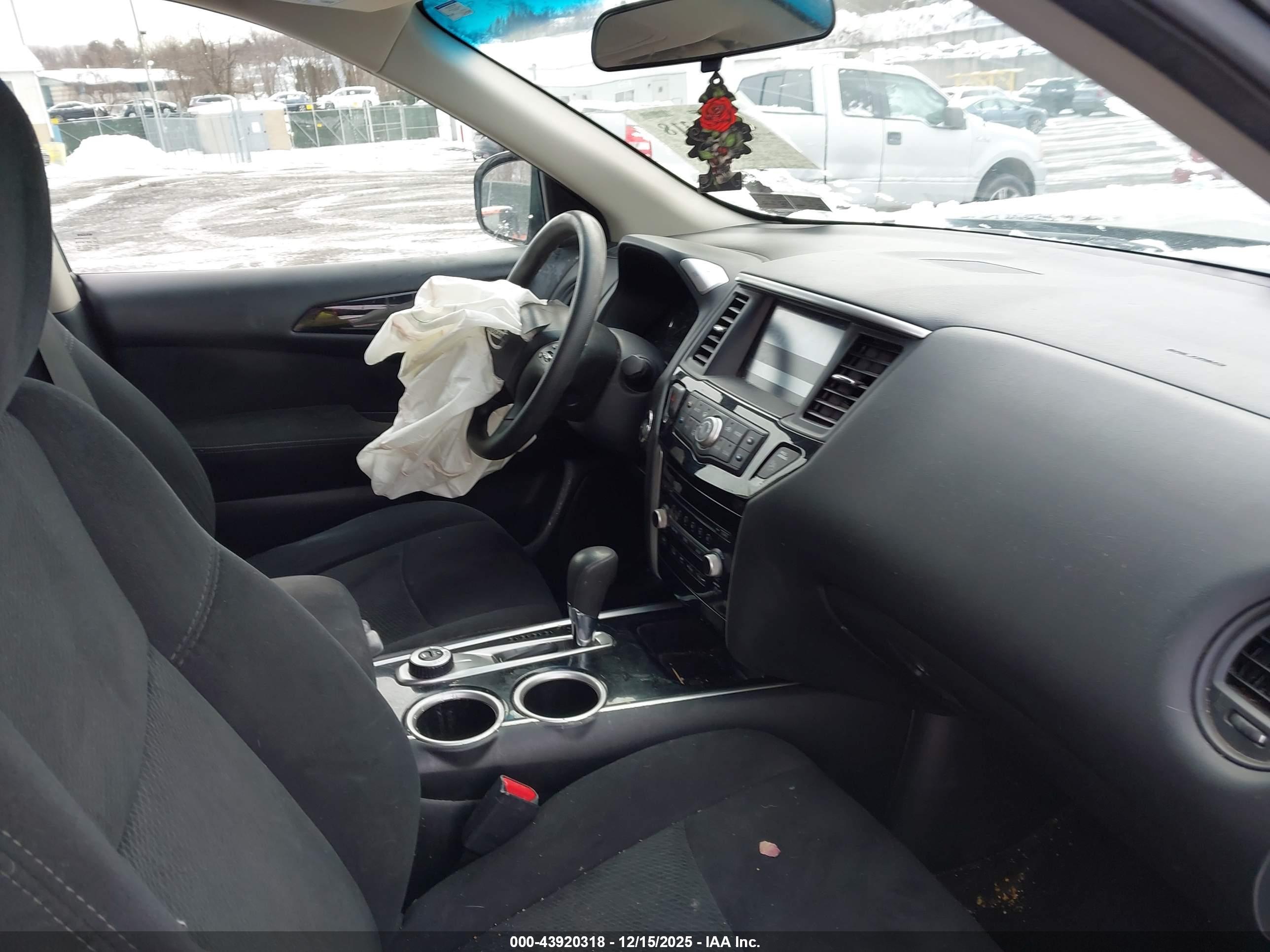 NISSAN PATHFINDER image 5