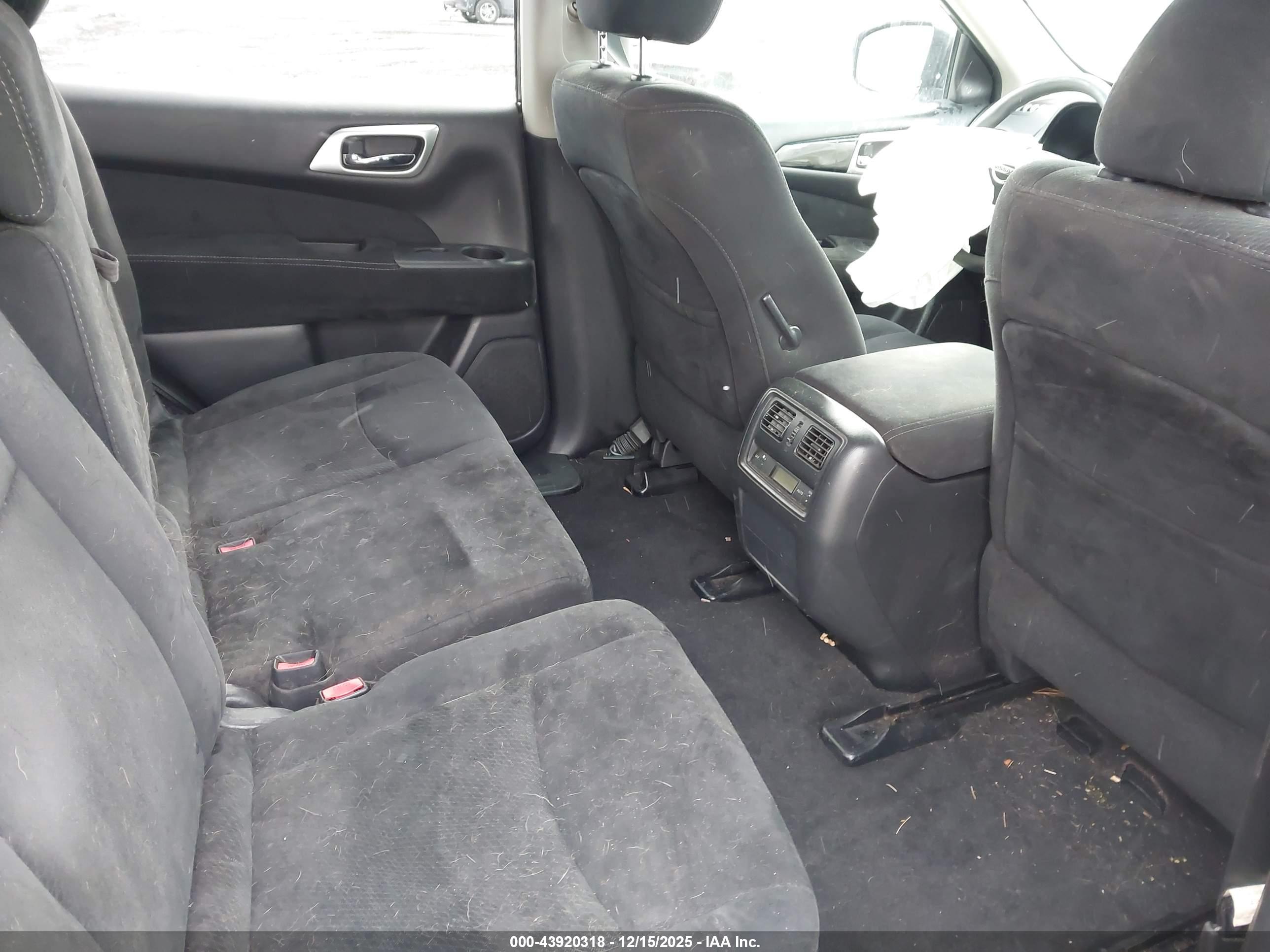 NISSAN PATHFINDER image 8