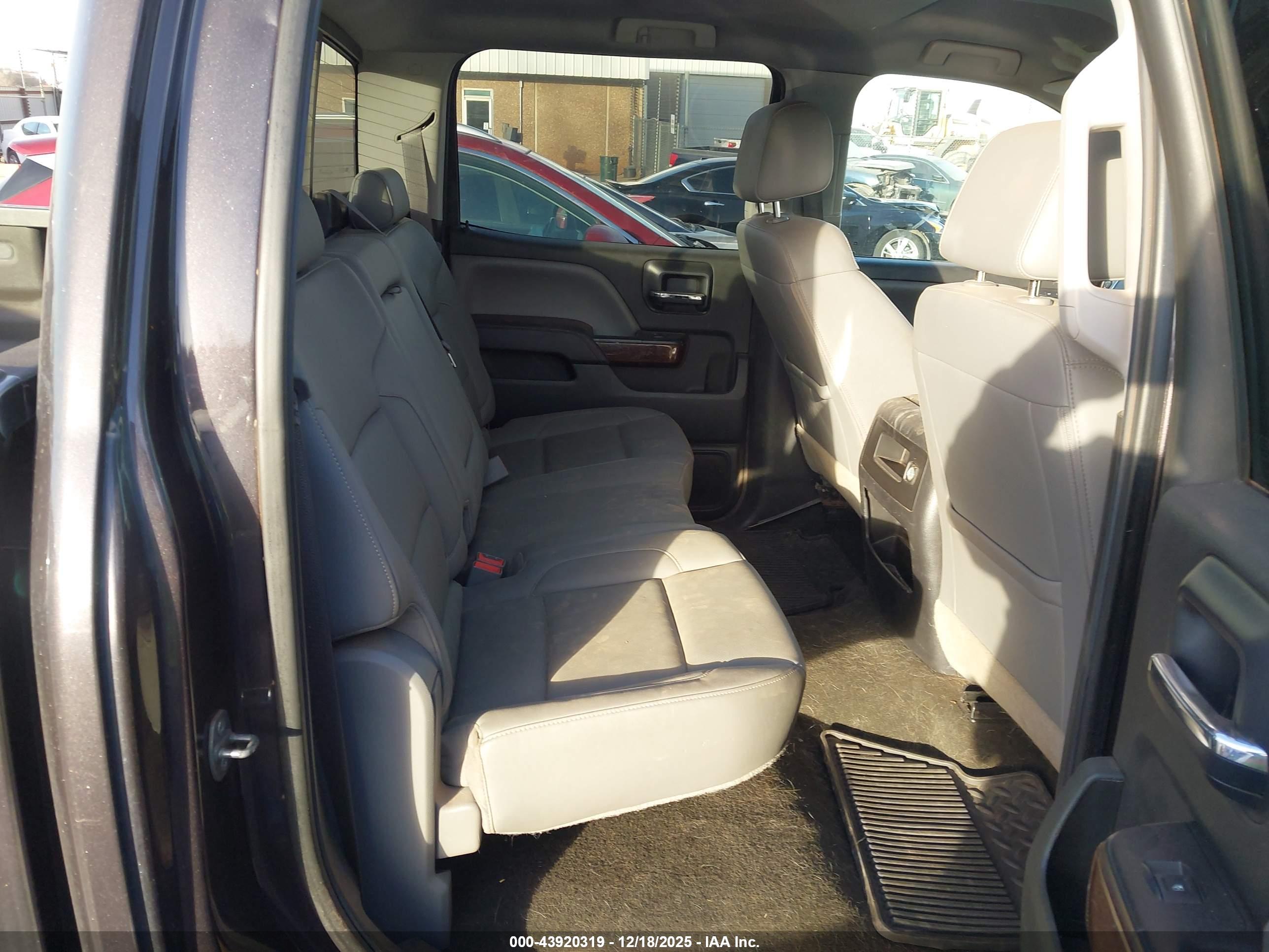 GMC SIERRA image 8