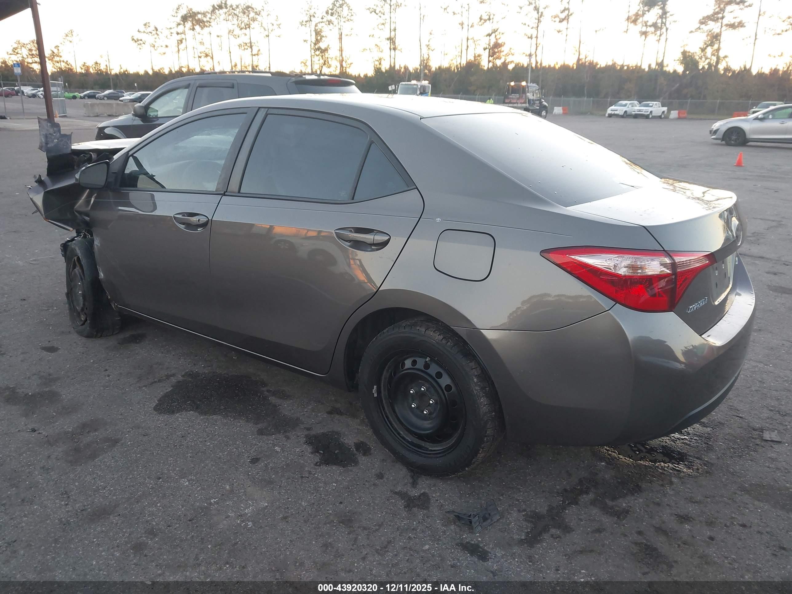 TOYOTA COROLLA image 3