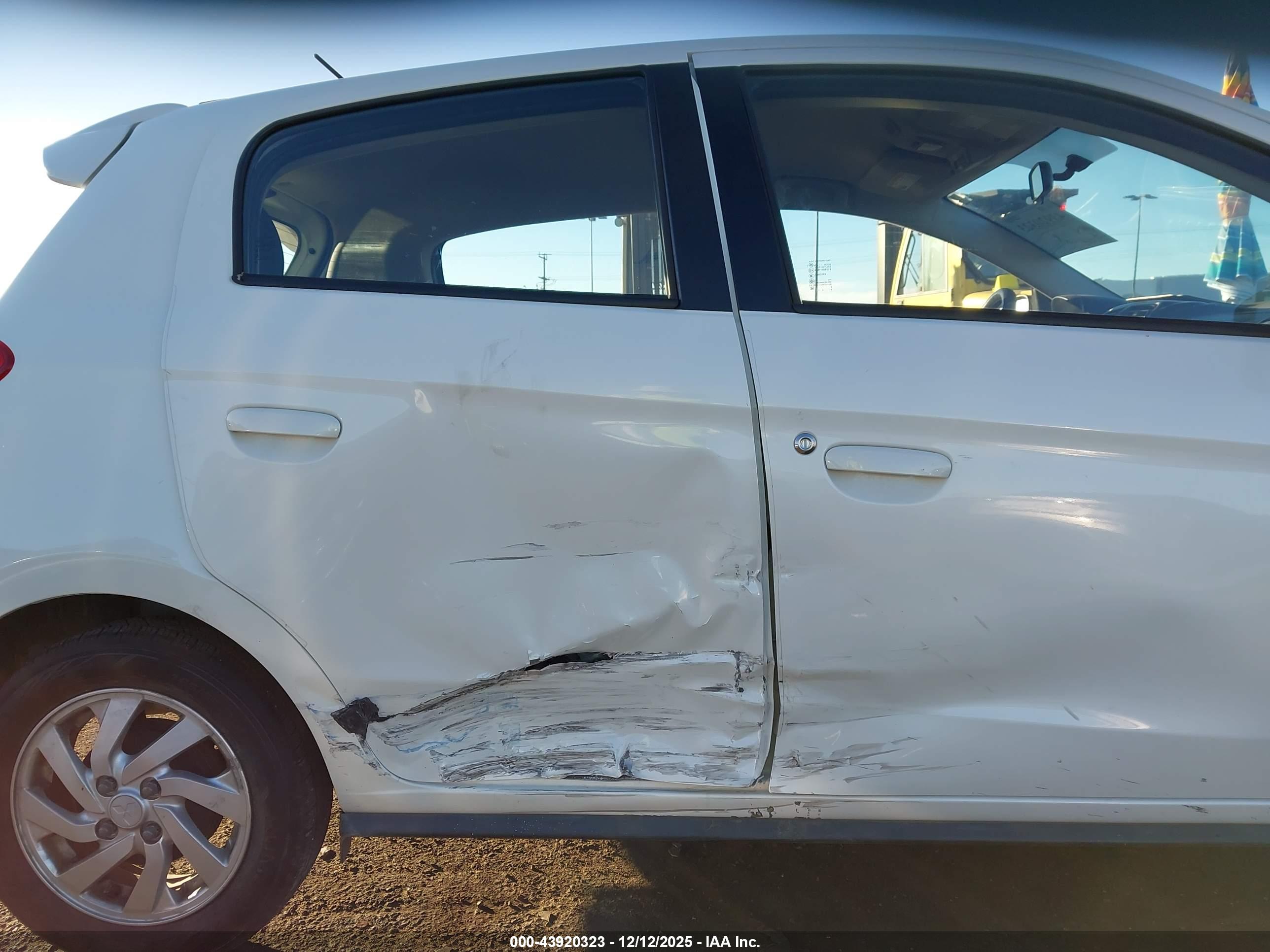 MITSUBISHI MIRAGE image 6