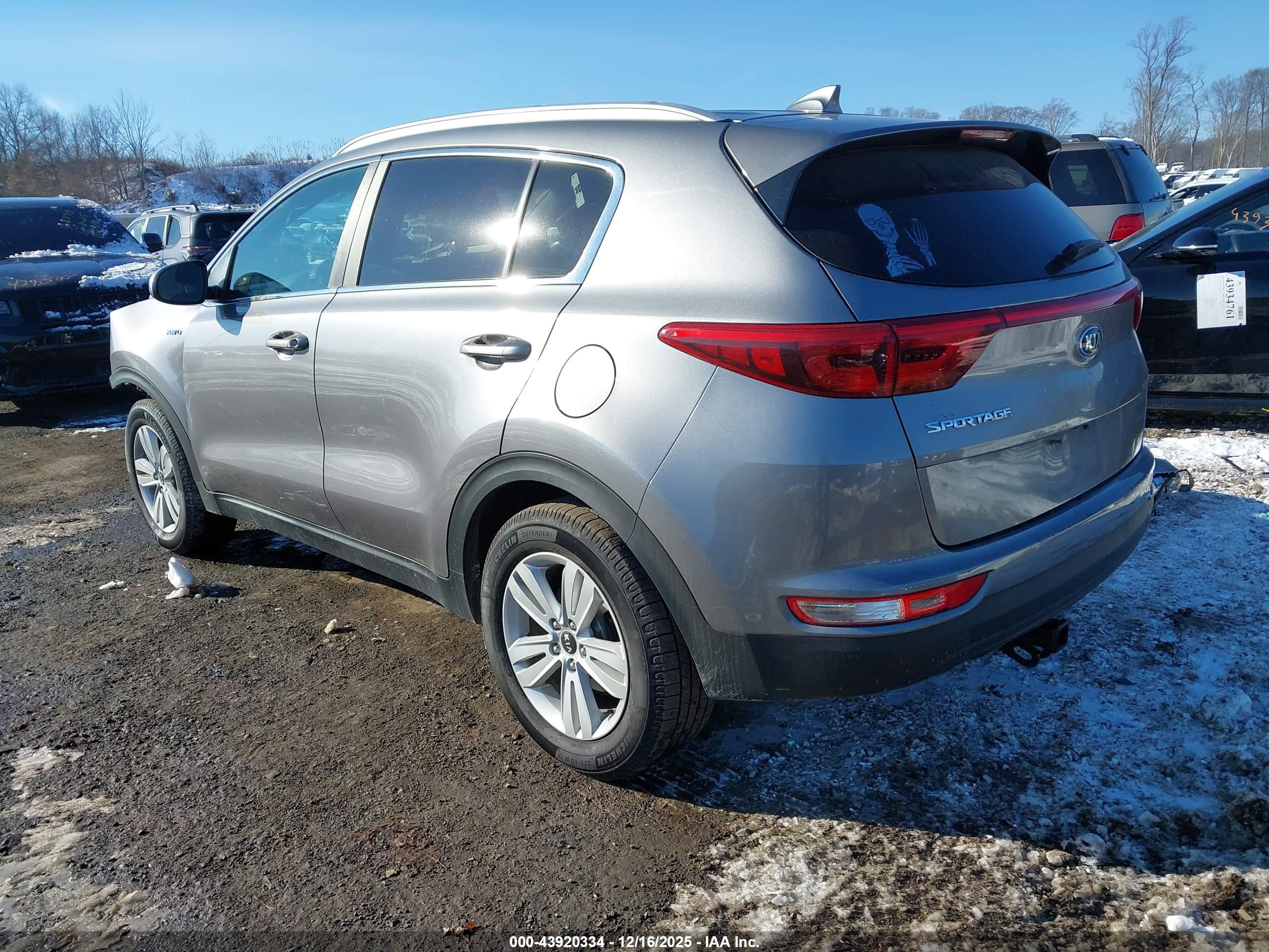KIA SPORTAGE image 3