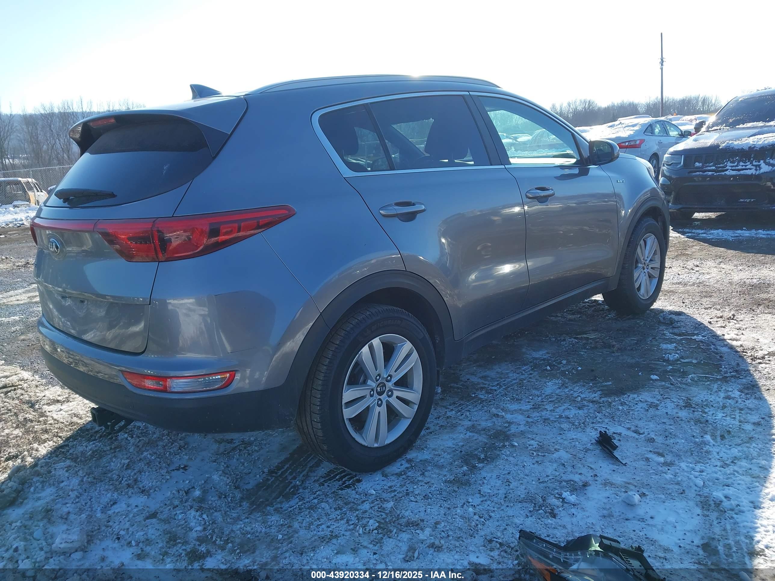KIA SPORTAGE image 4
