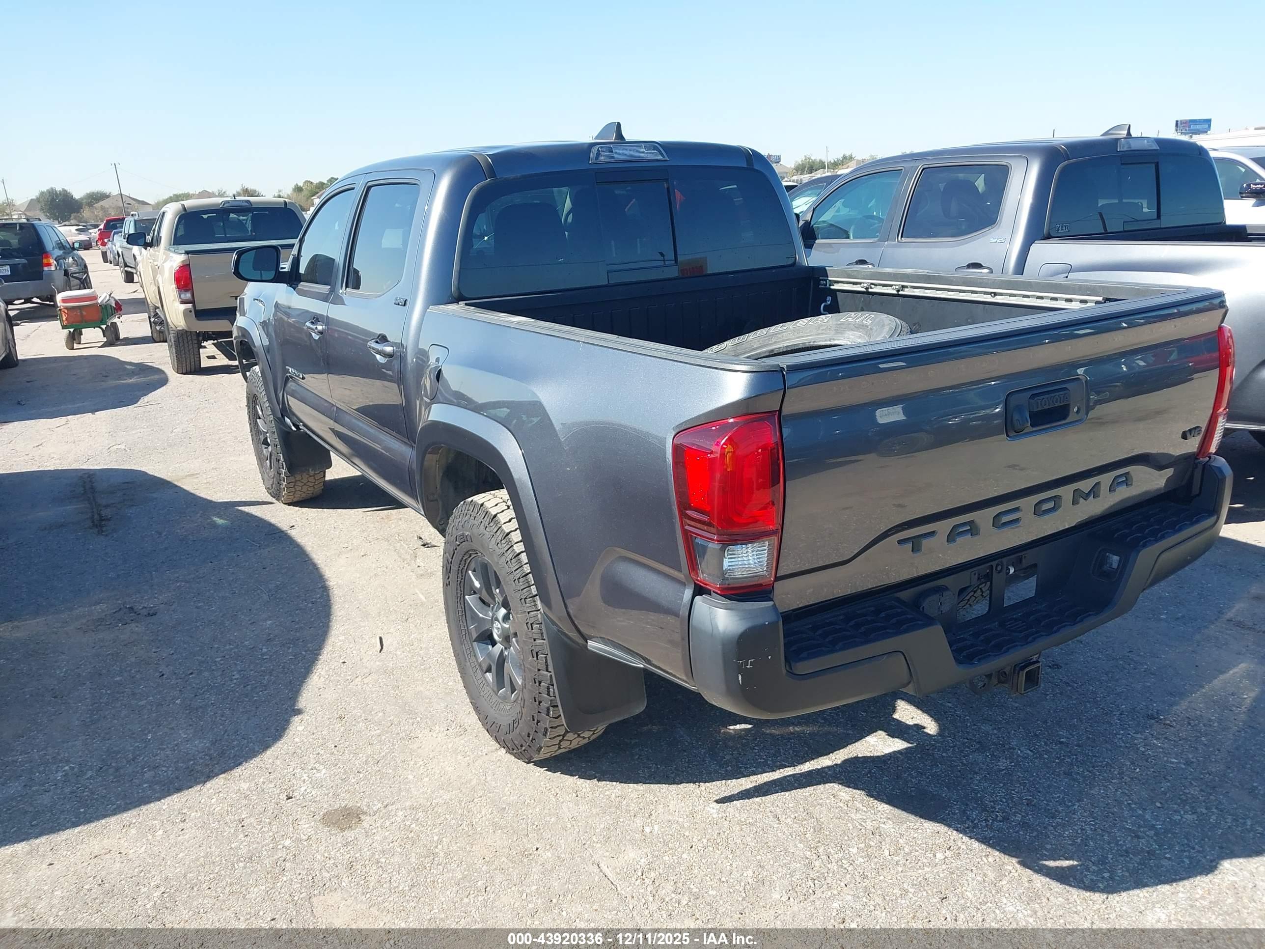 TOYOTA TACOMA image 3