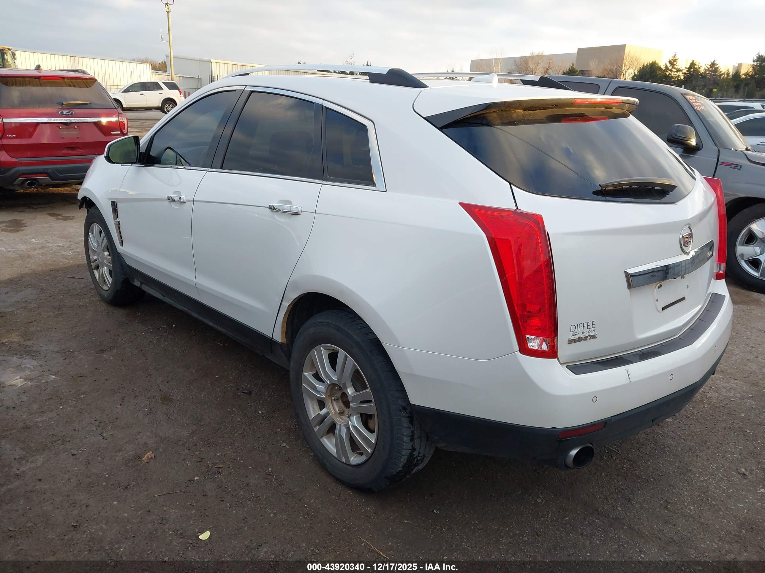 CADILLAC SRX image 3