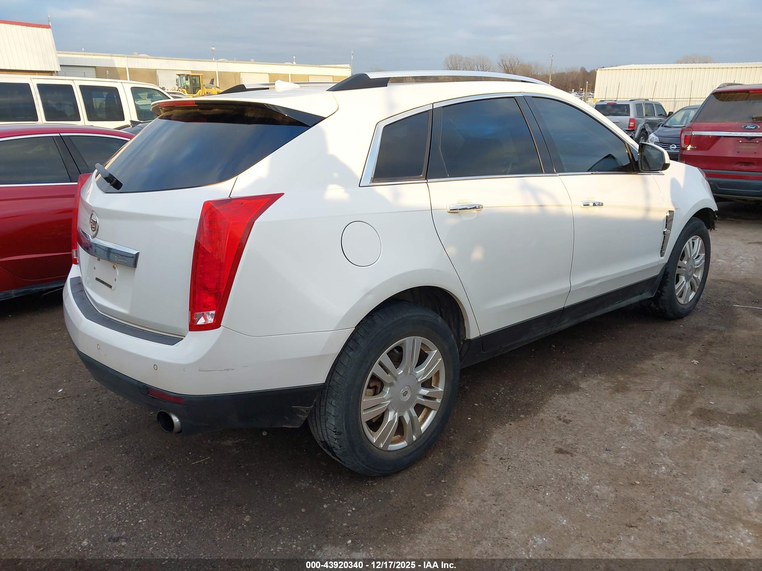 CADILLAC SRX image 4