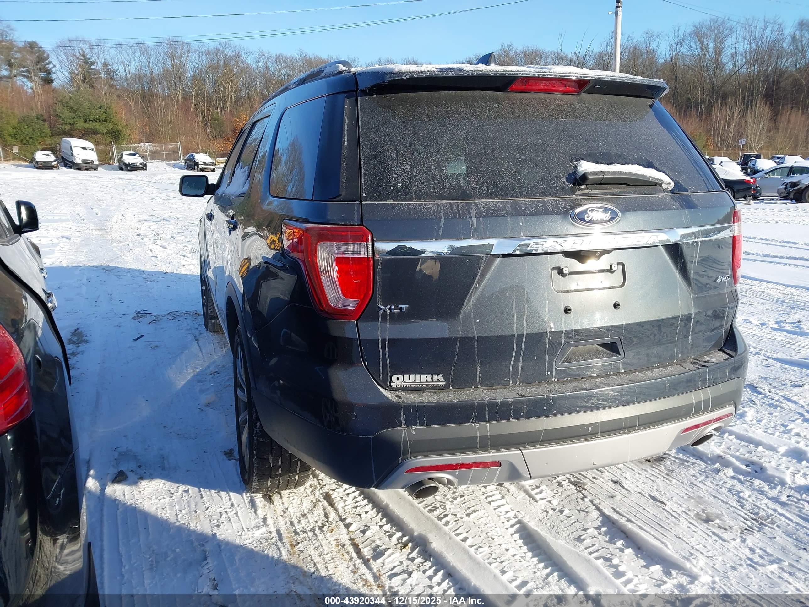 FORD EXPLORER image 3