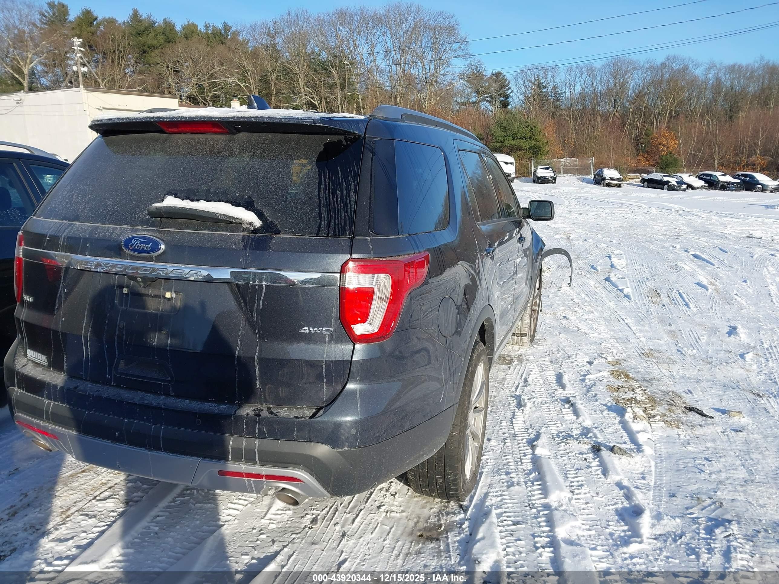 FORD EXPLORER image 4