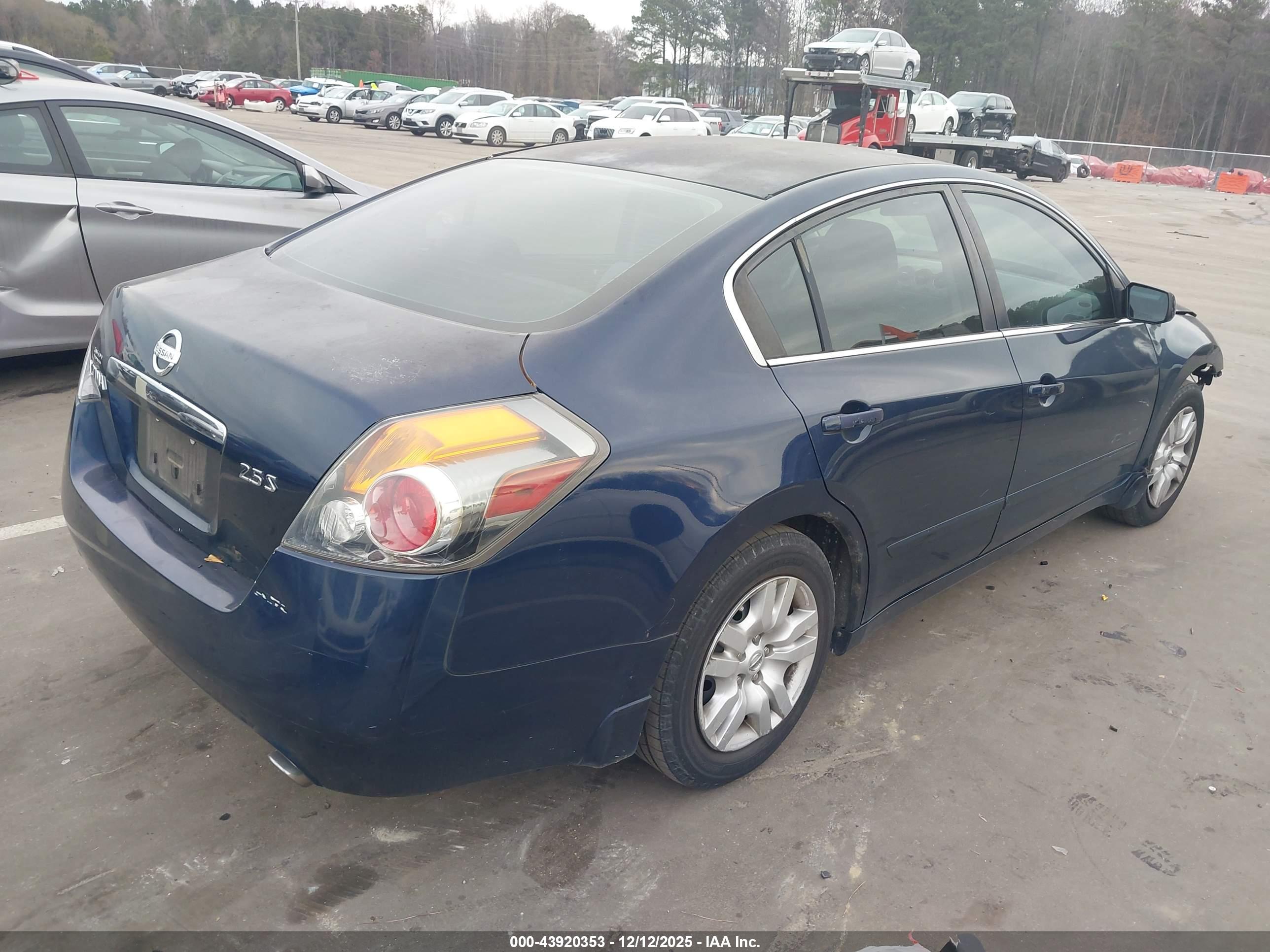 NISSAN ALTIMA image 4