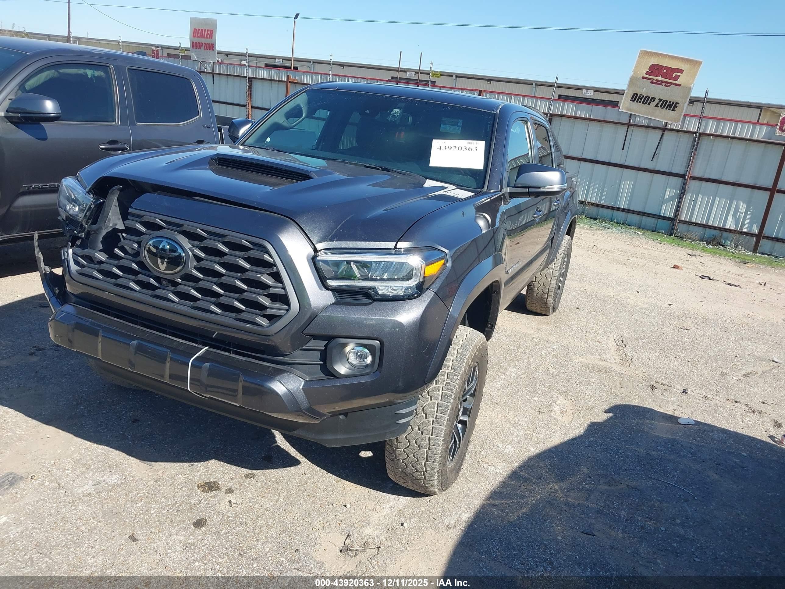 TOYOTA TACOMA image 2