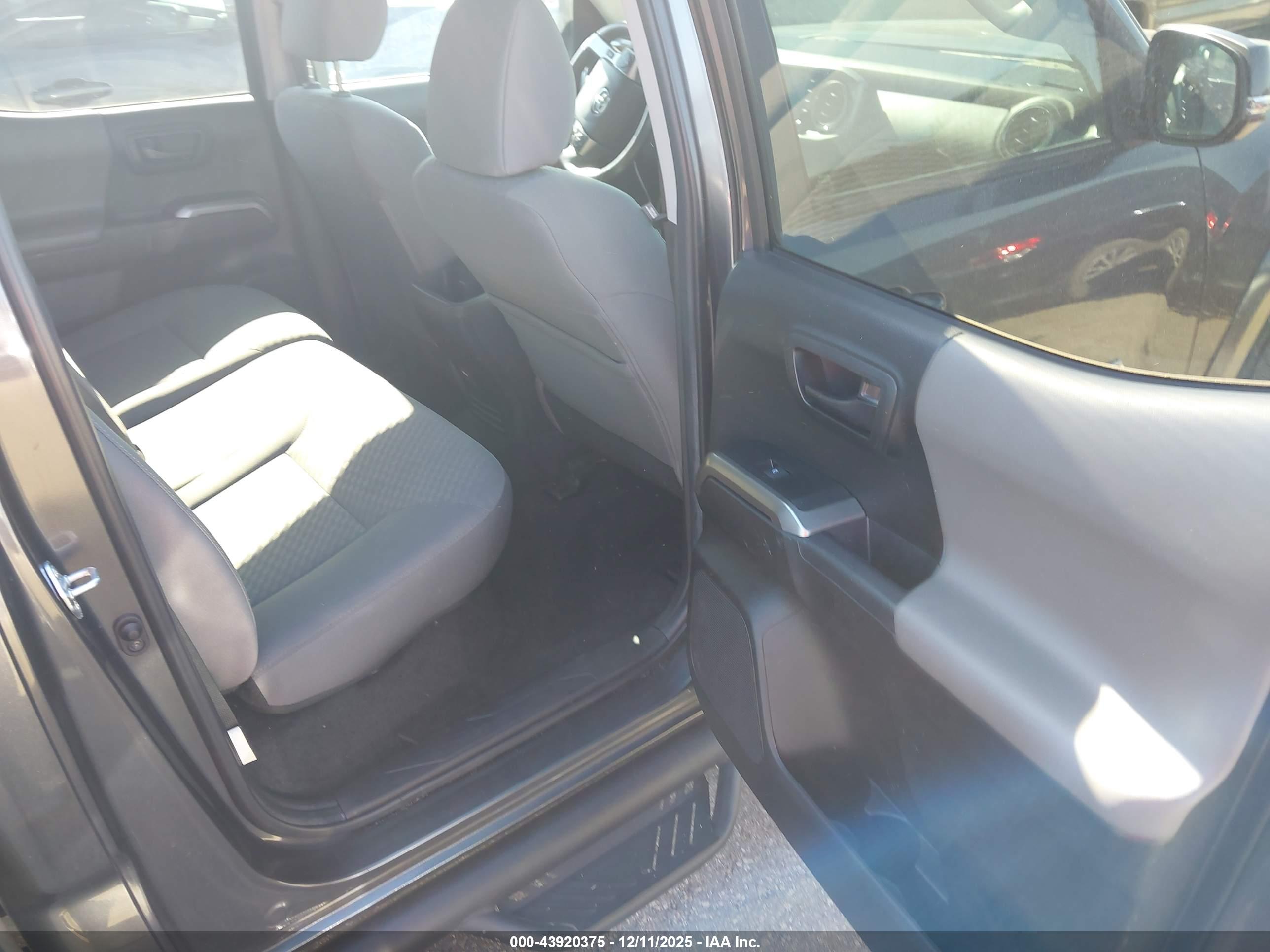 TOYOTA TACOMA image 8