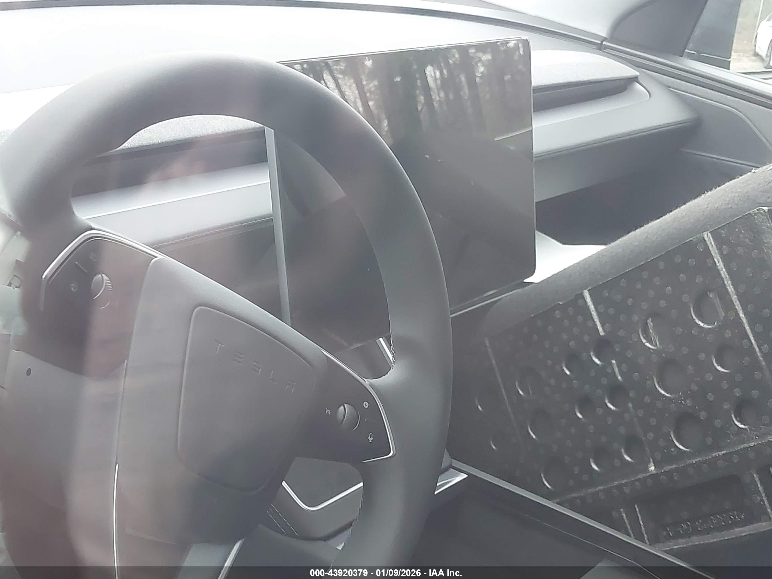 TESLA MODEL image 7