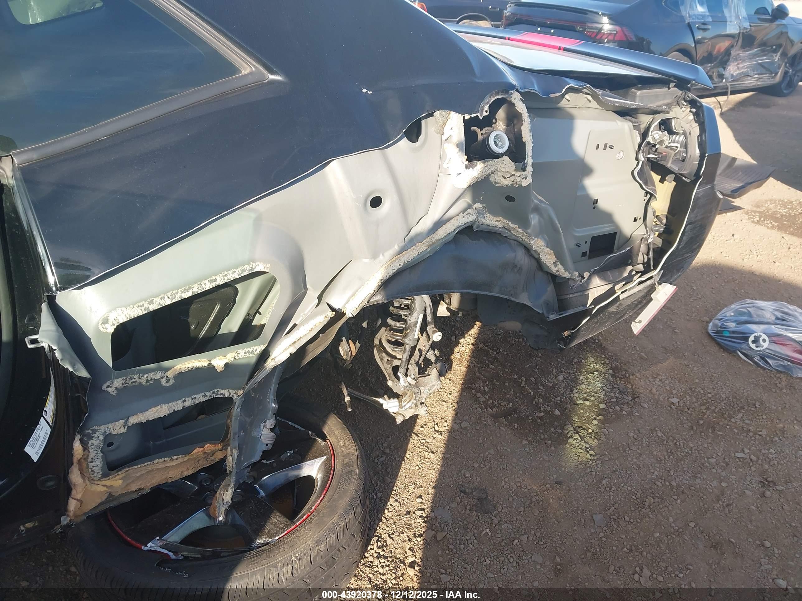 DODGE CHALLENGER image 6
