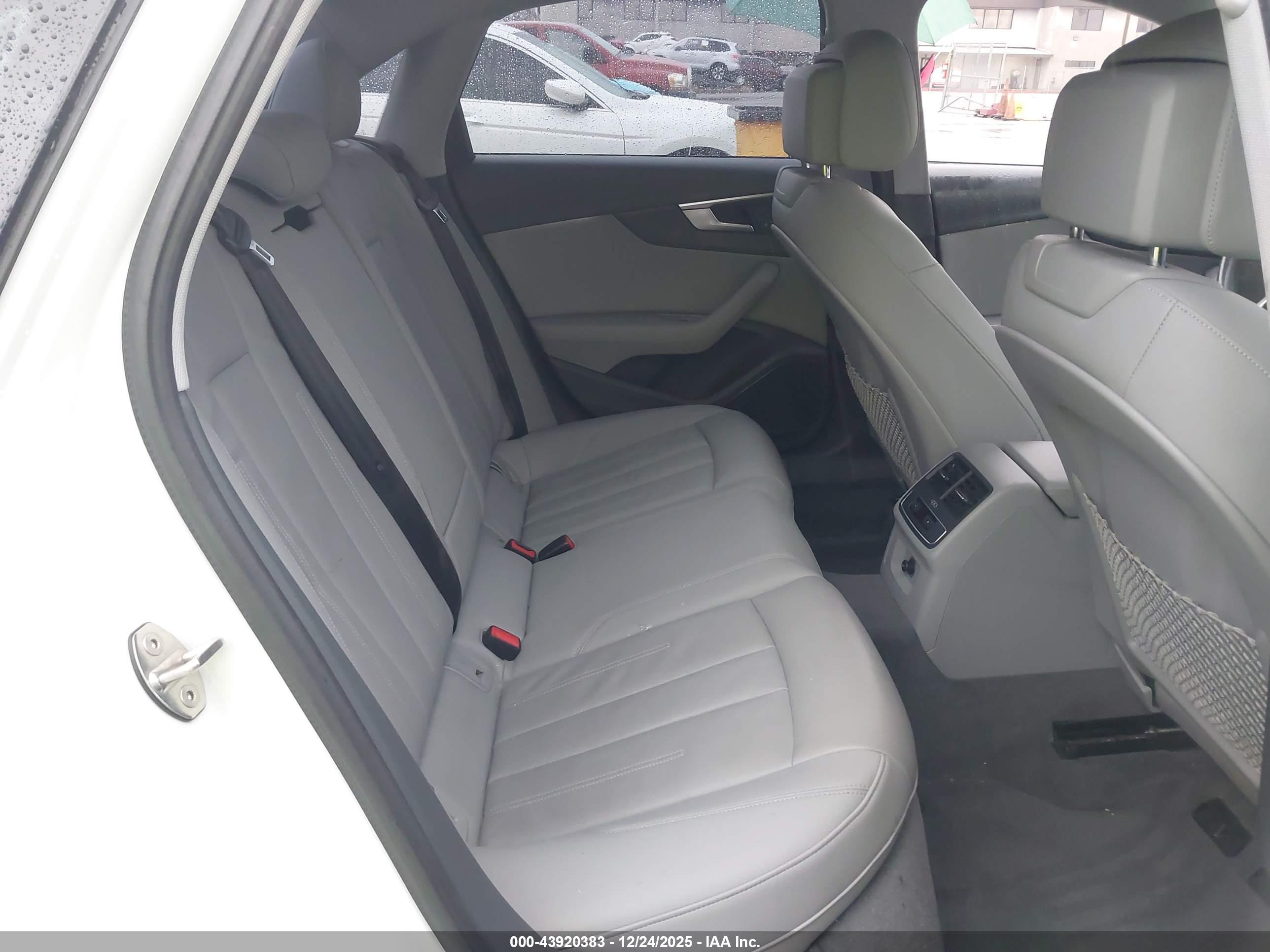 AUDI A4 image 8