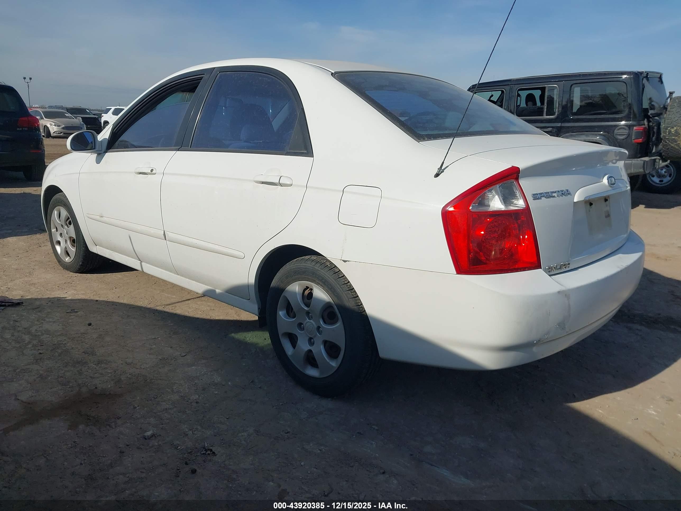 KIA SPECTRA image 3