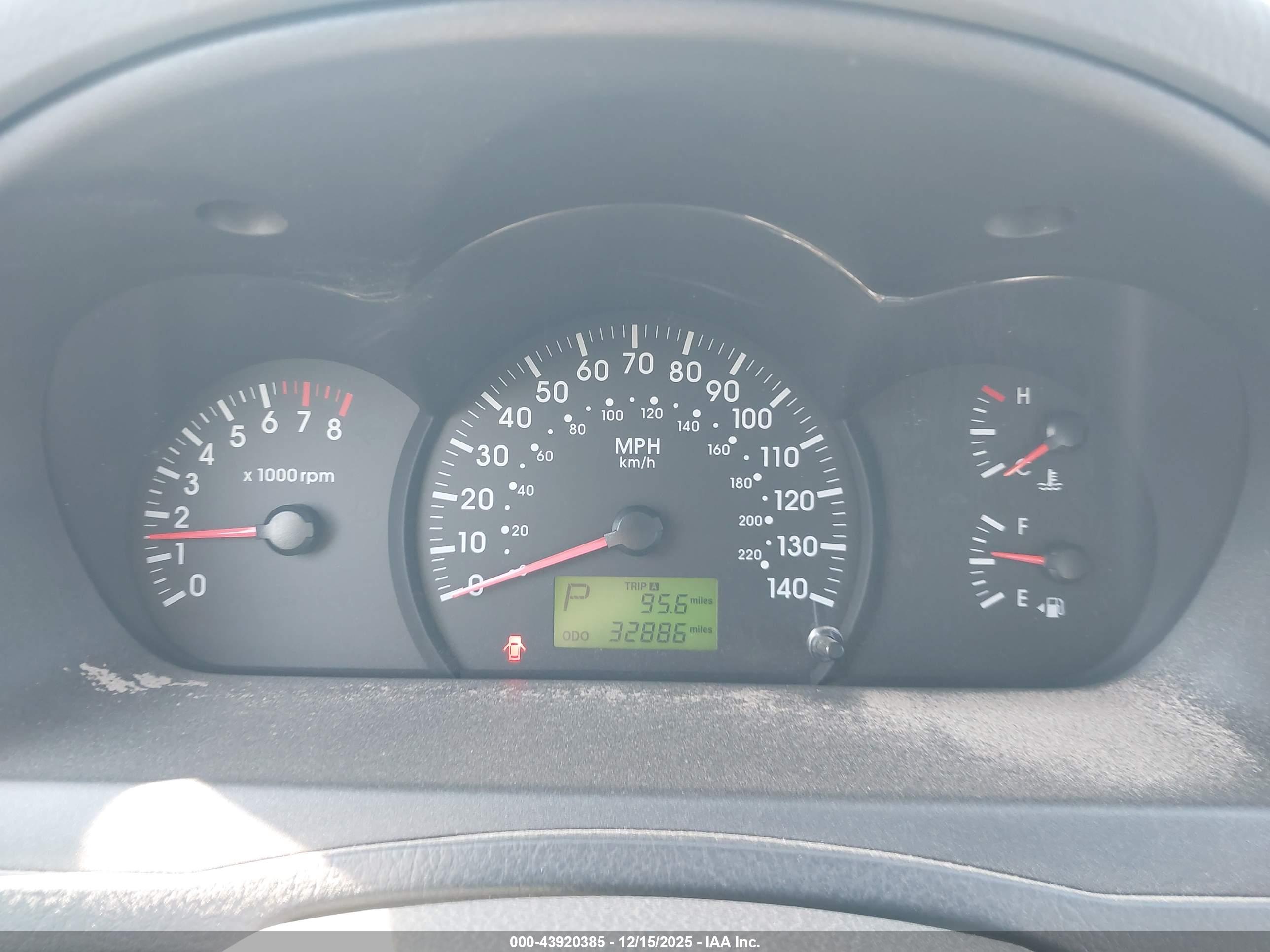 KIA SPECTRA image 7
