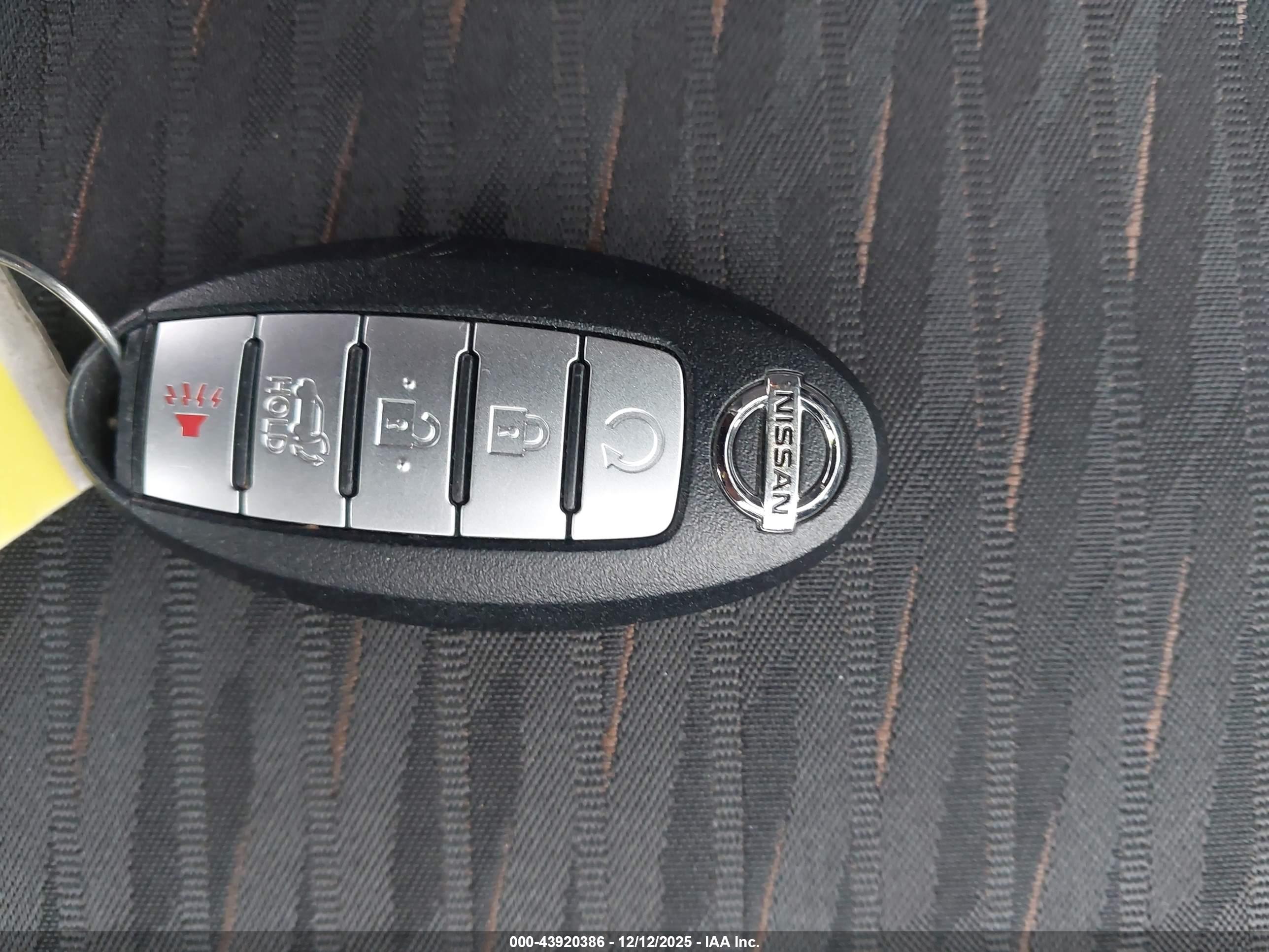 NISSAN ROGUE image 11