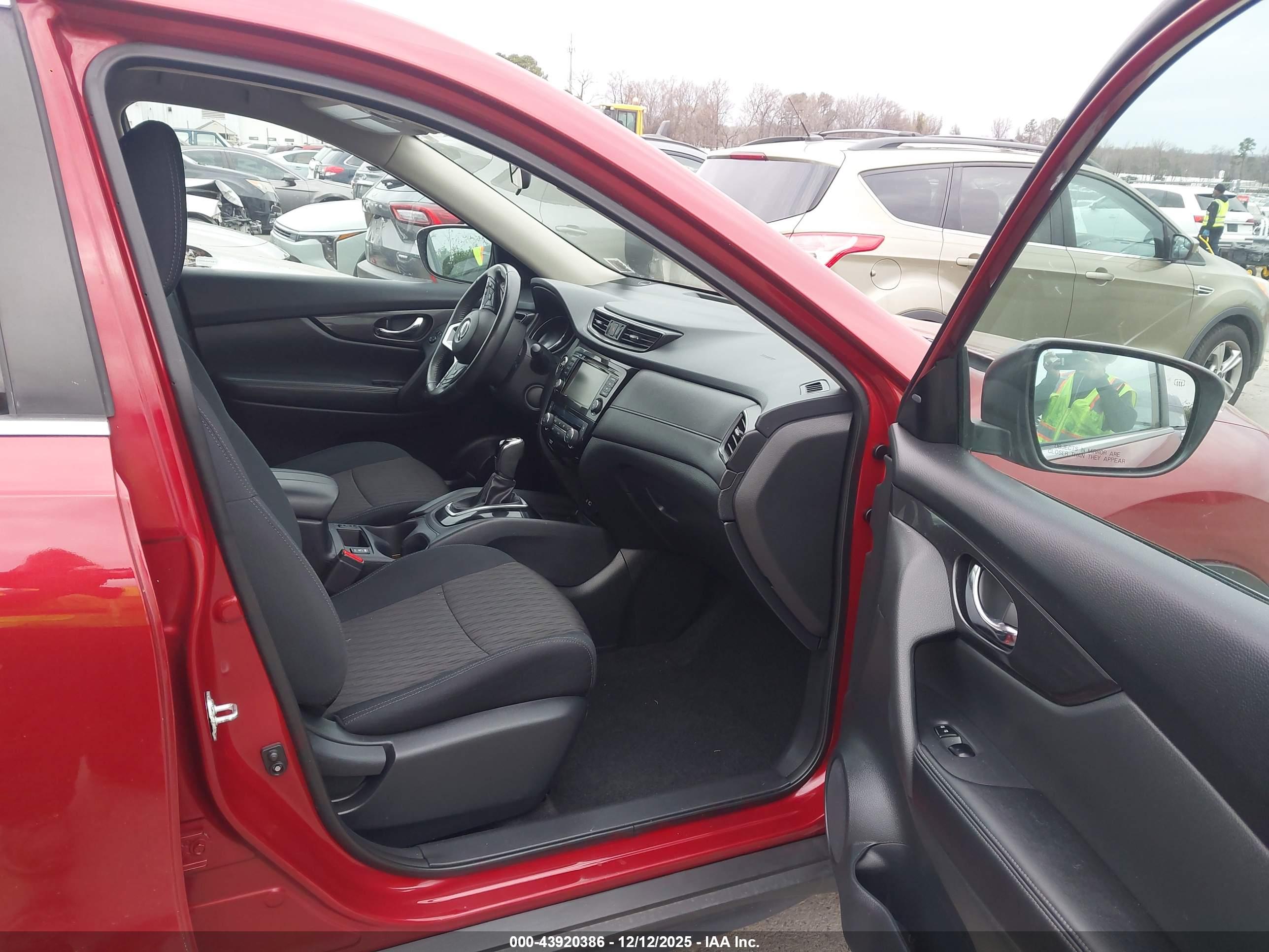 NISSAN ROGUE image 5