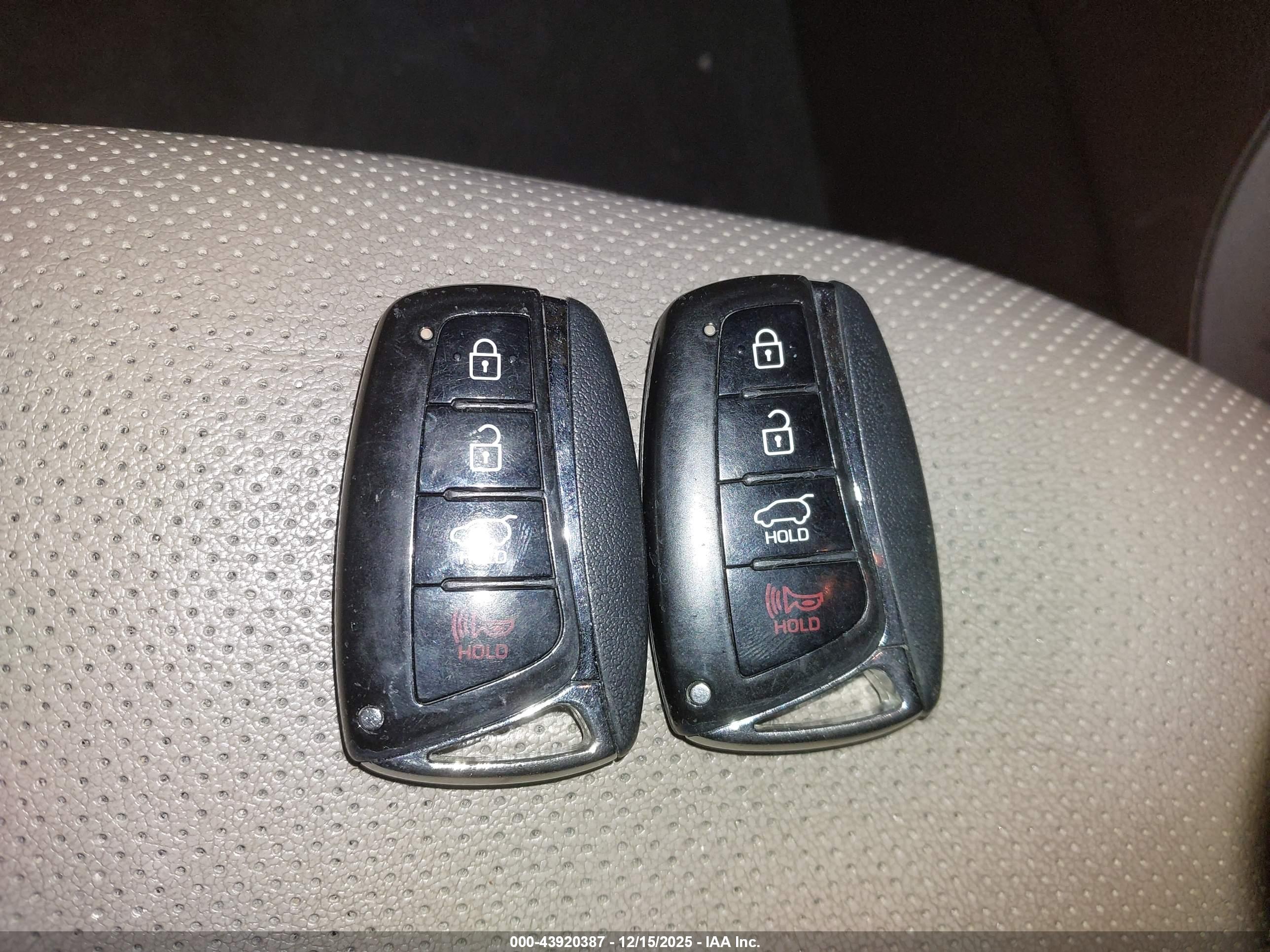 HYUNDAI SANTA image 11