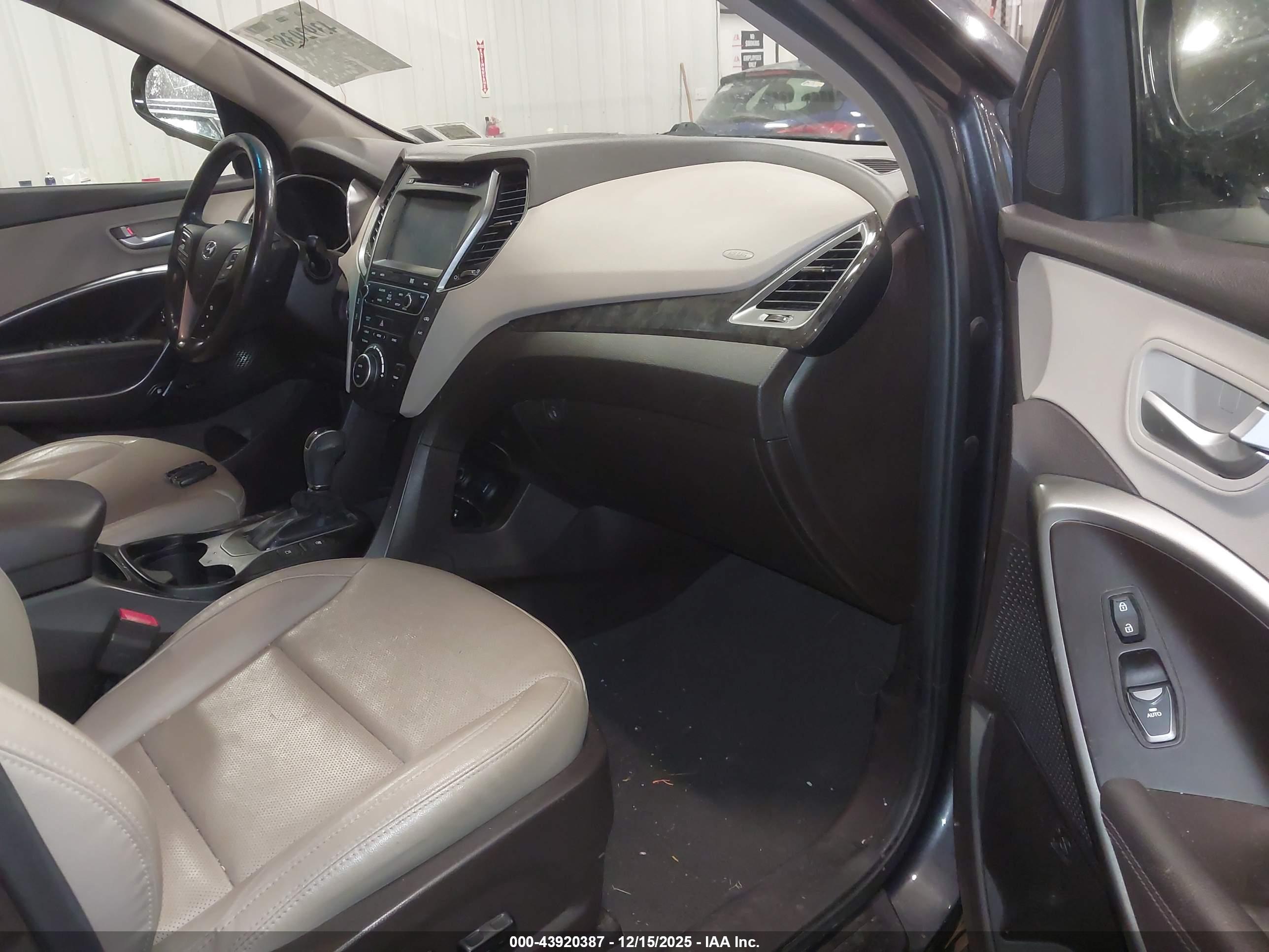 HYUNDAI SANTA image 5